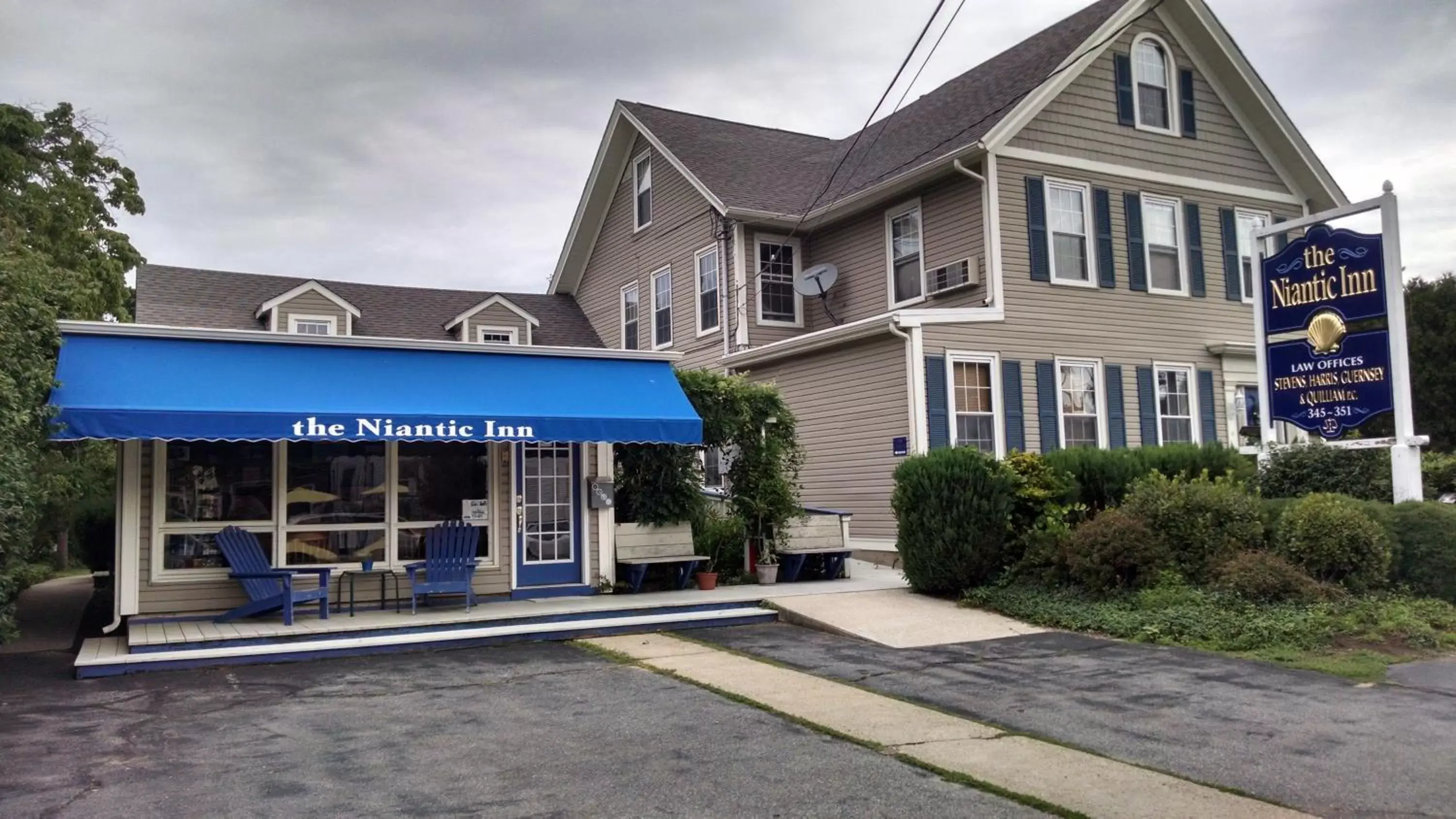 Property Building in The Niantic Inn