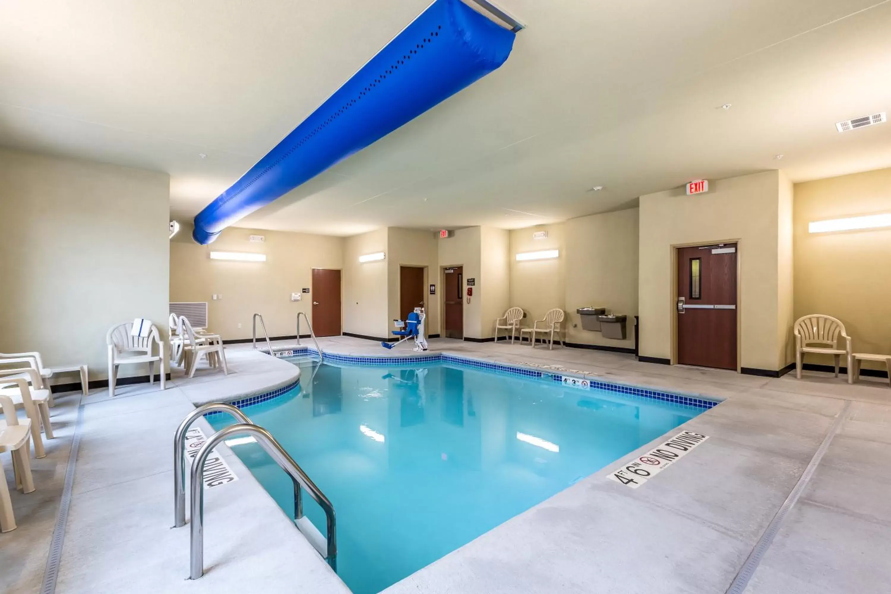 Swimming pool in Cobblestone Hotel & Suites - Stevens Point Swimming pool in Cobblestone Hotel & Suites - Stevens Point