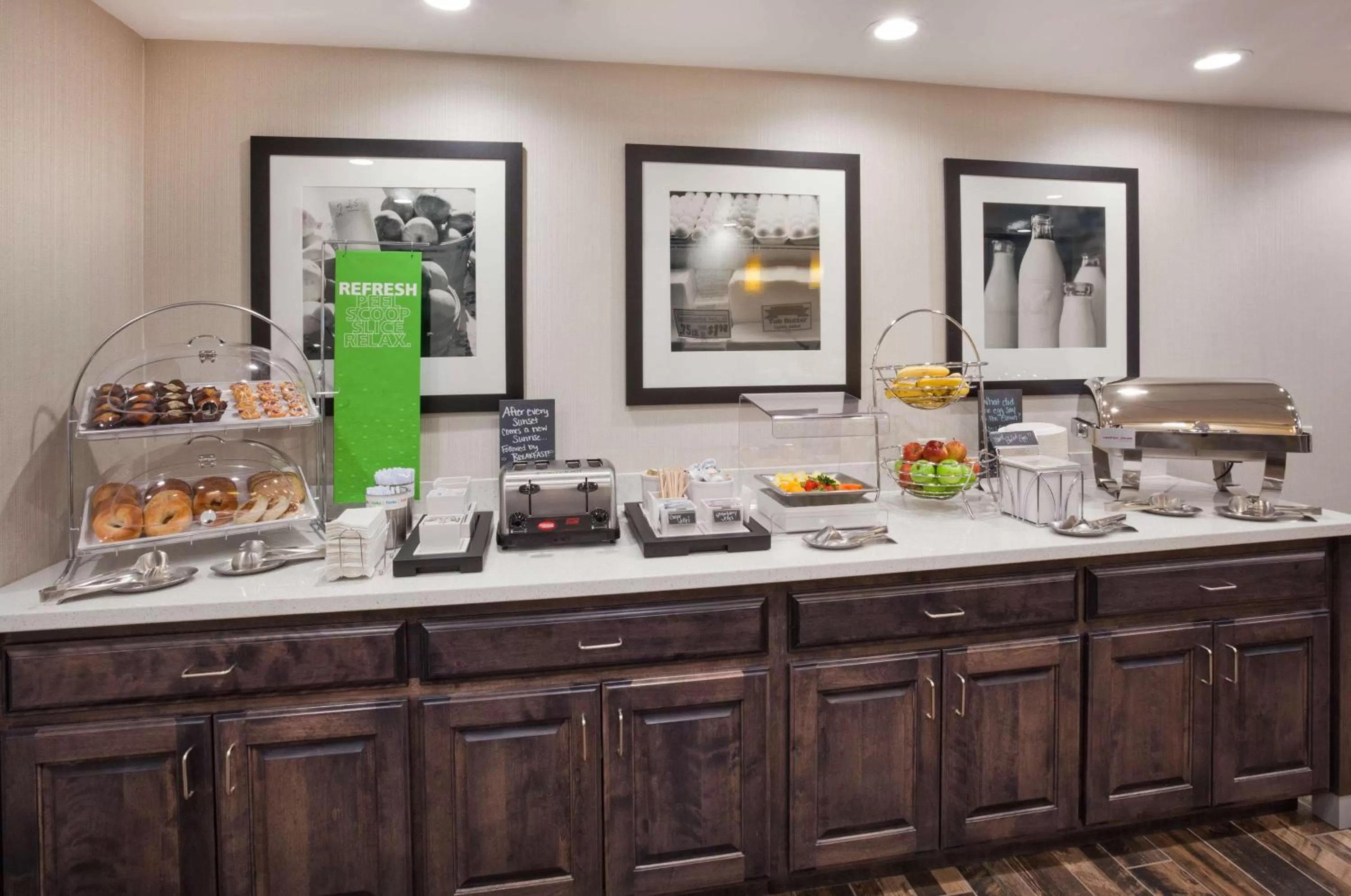 Dining area in Hampton Inn & Suites Sioux City South, IA