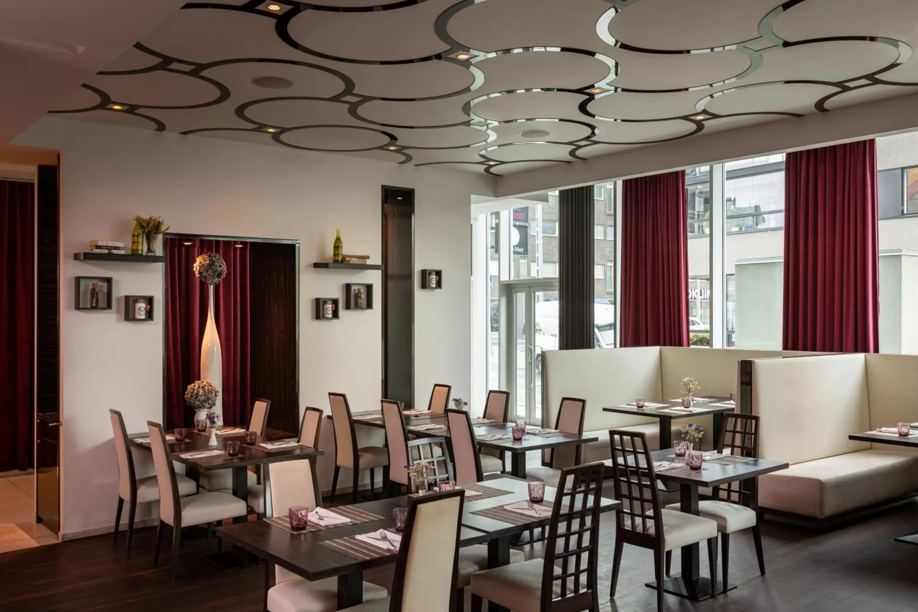 Restaurant/Places to Eat in Park Inn by Radisson Meriton Conference & Spa Hotel Tallinn