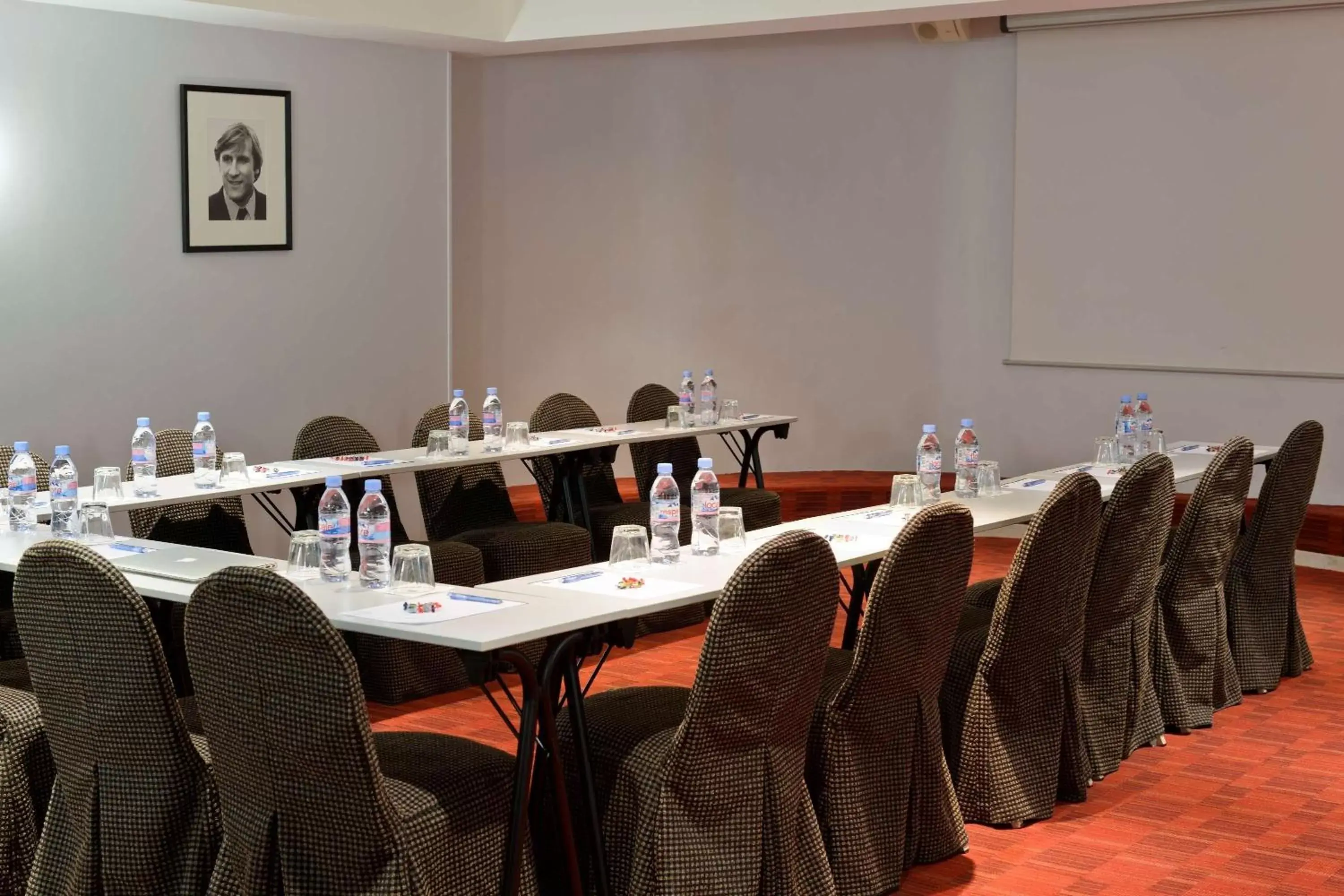 Meeting/conference room in Best Western Premier Le Patio des Artistes Wellness Jacuzzi