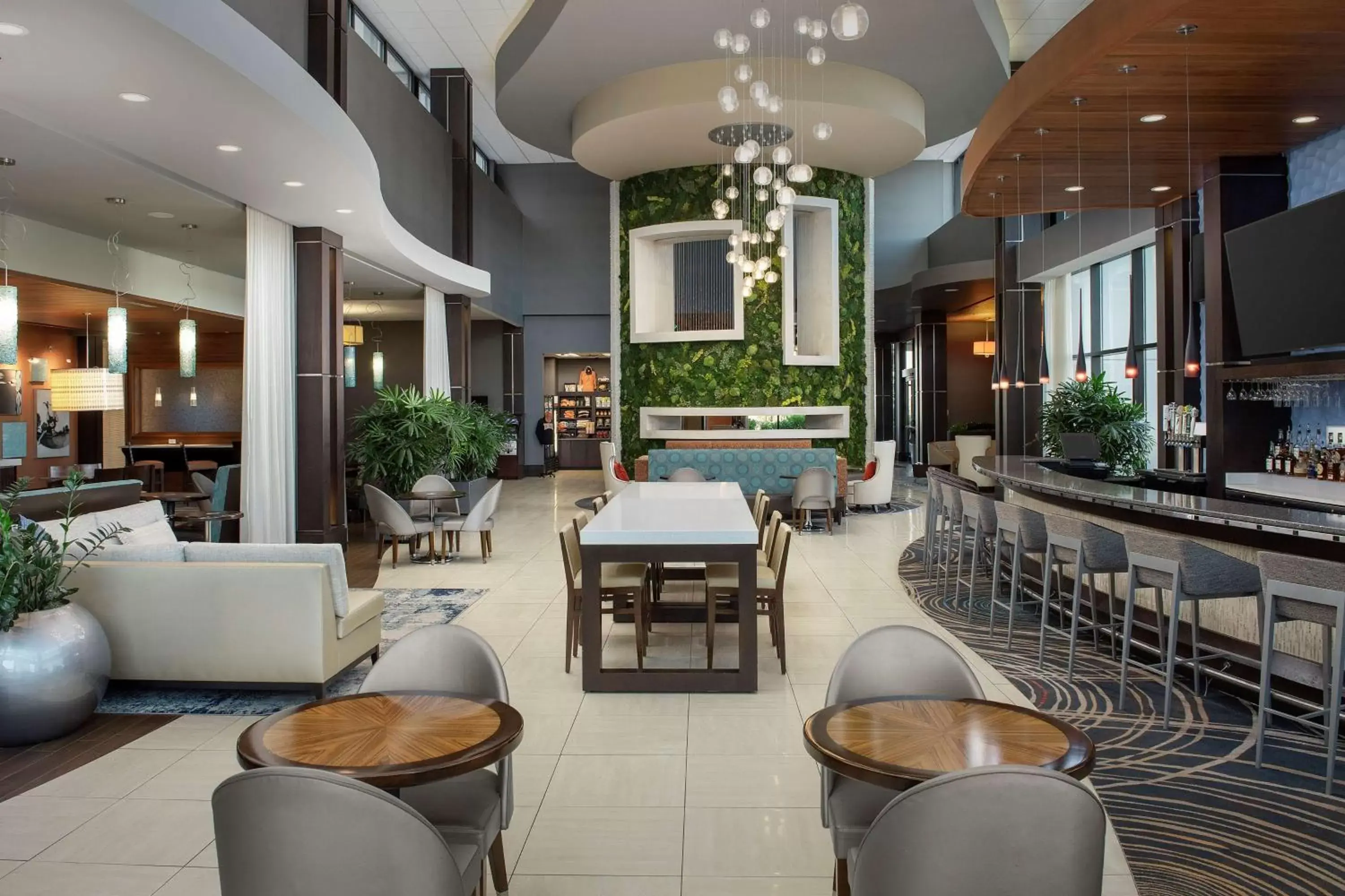 Lounge or bar, Lounge/Bar in Embassy Suites Knoxville West