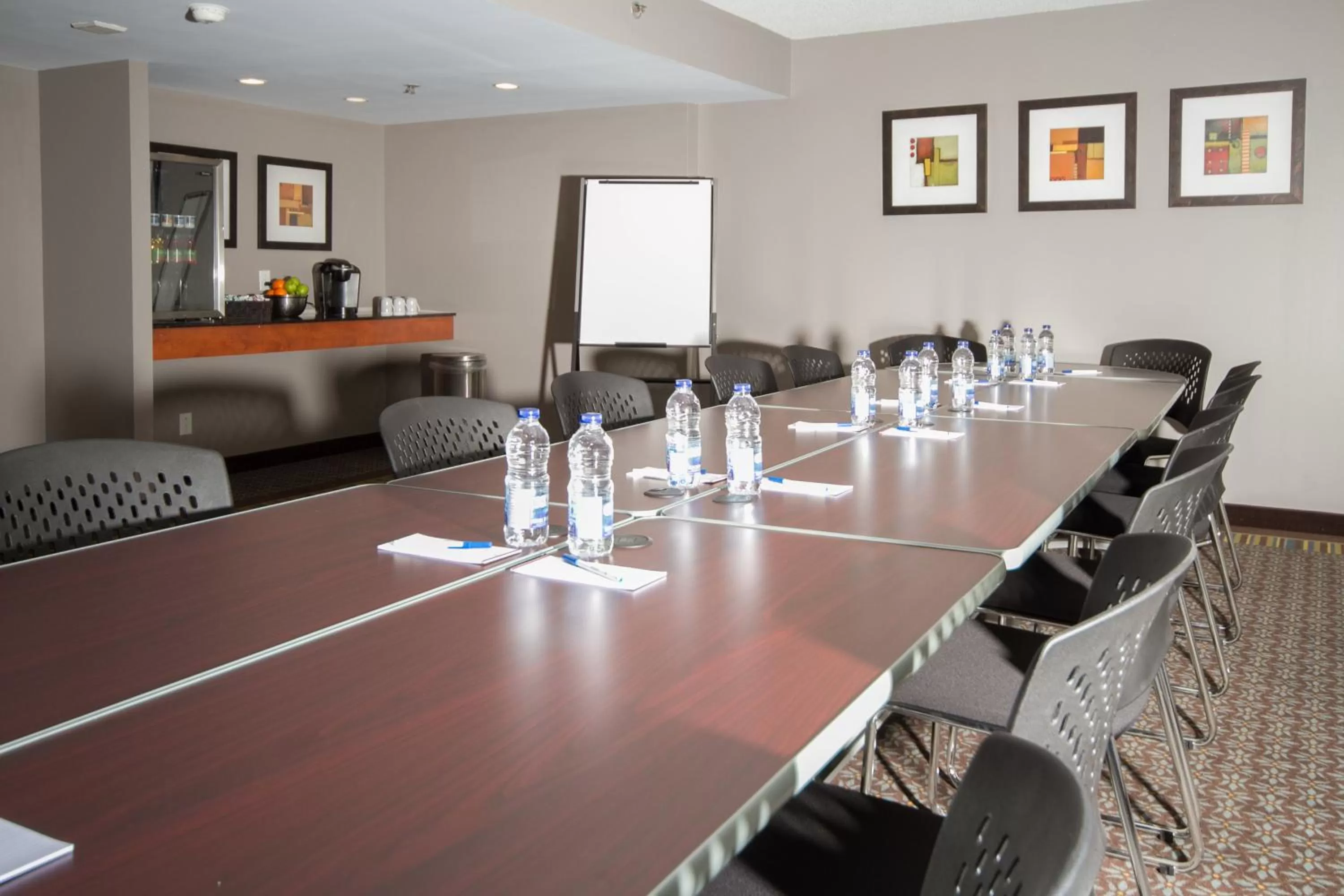 Meeting/conference room in Hôtel Saint-Laurent Montréal