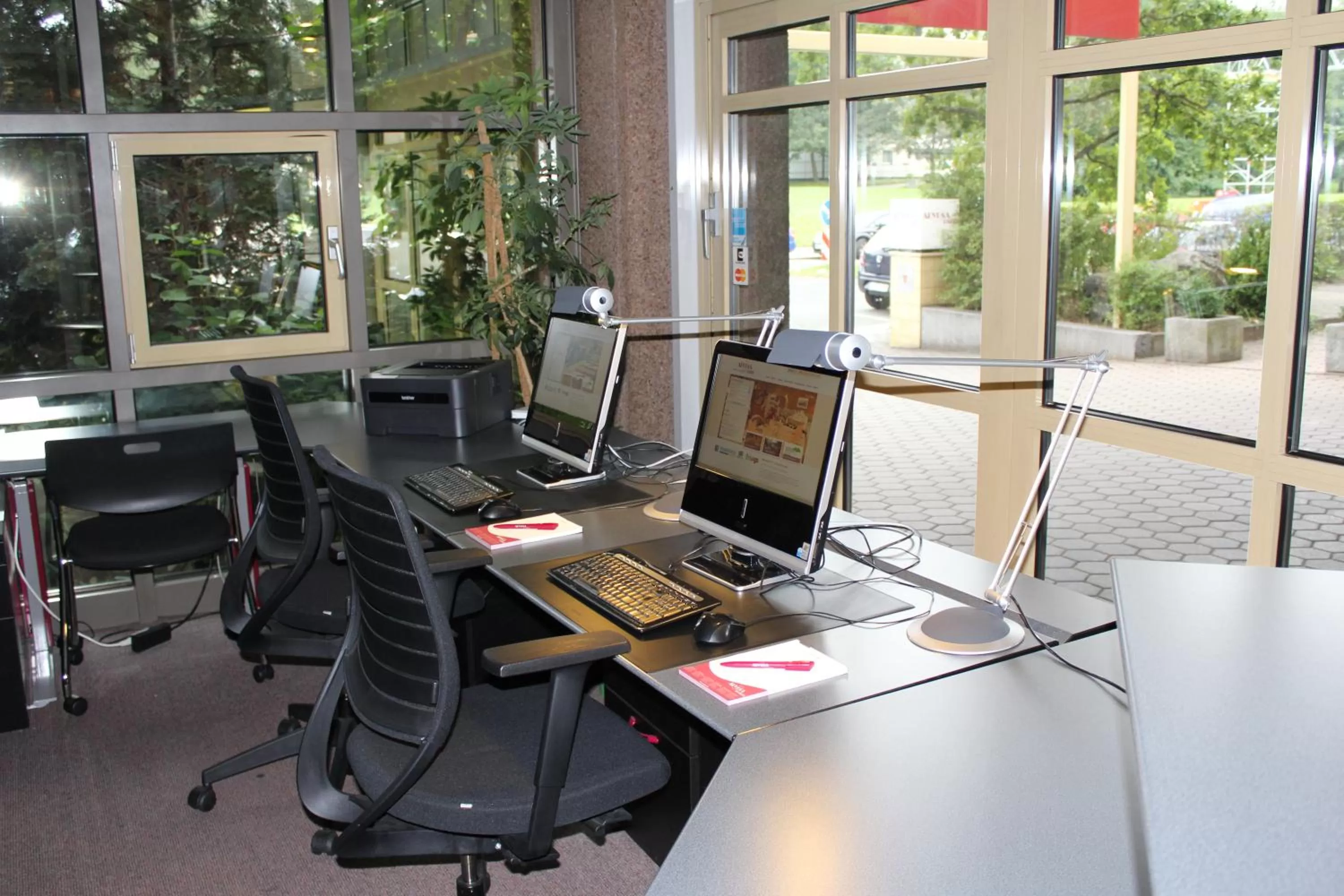 Business facilities in Arvena Park Hotel