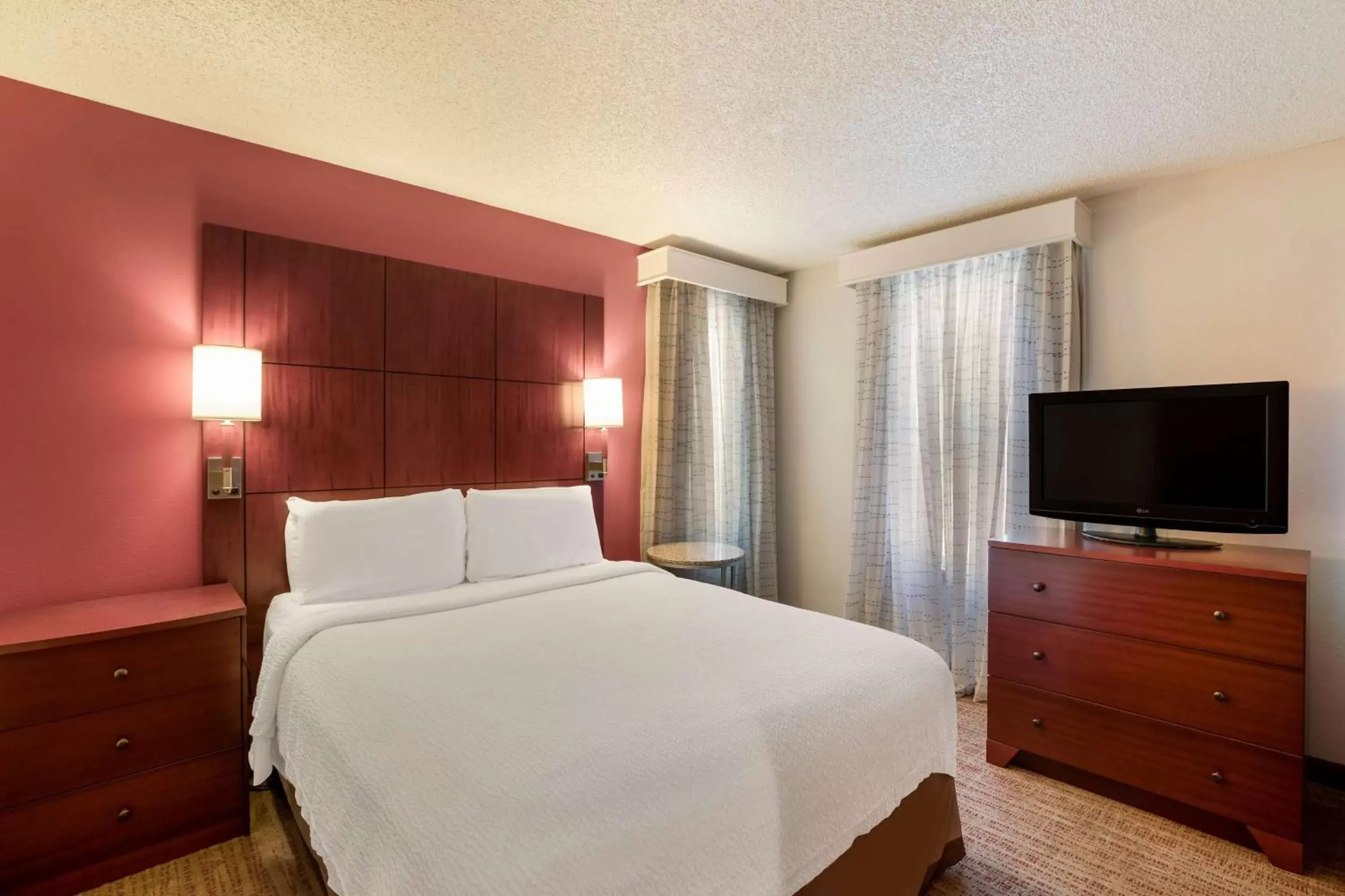 Bedroom, Bed in SenS Suites Livermore; SureStay Collection by Best Western