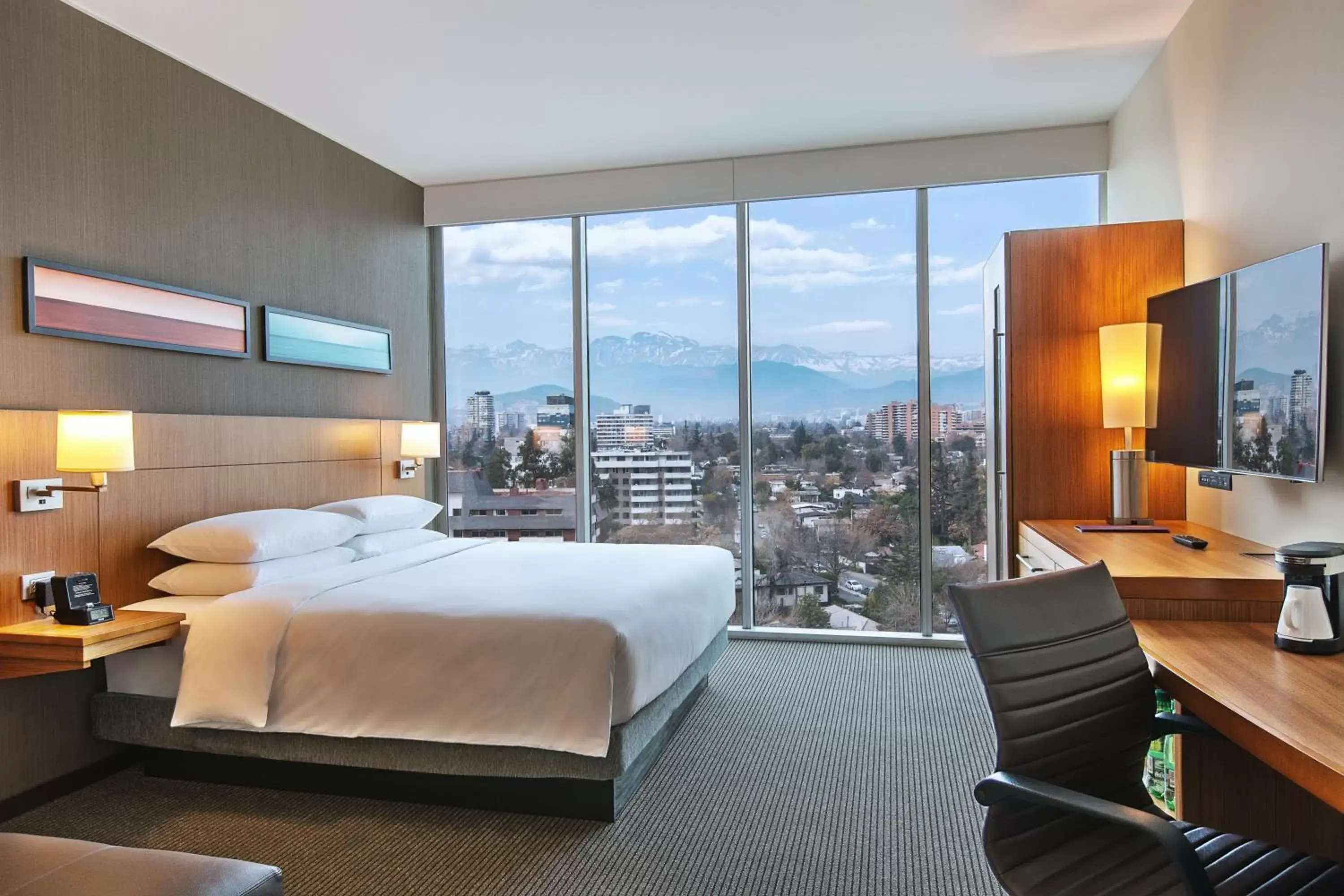 Mountain view, Bed in Hyatt Place Santiago/Vitacura Mountain view, Bed in Hyatt Place Santiago/Vitacura