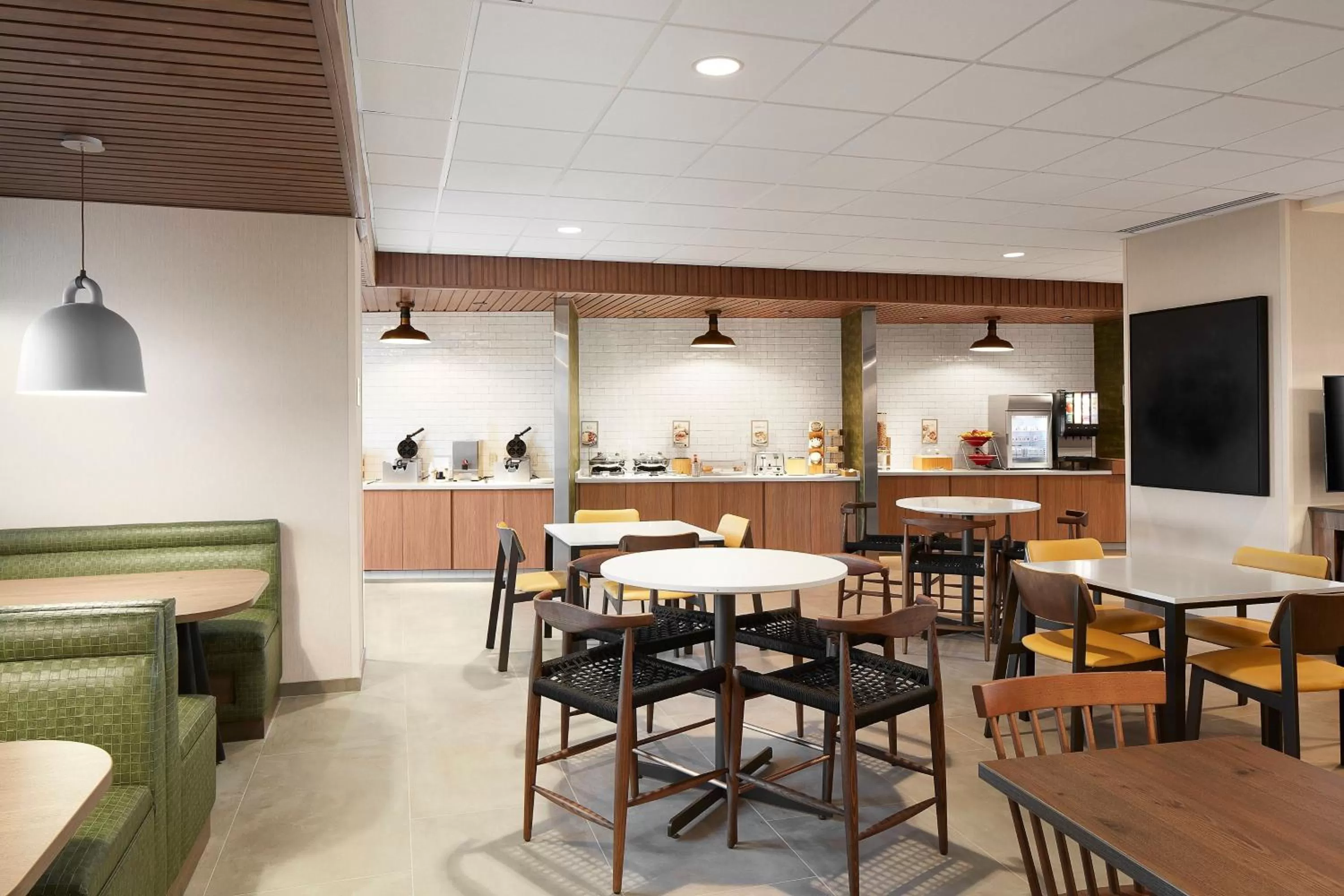 Breakfast in Fairfield Inn & Suites by Marriott Stony Creek