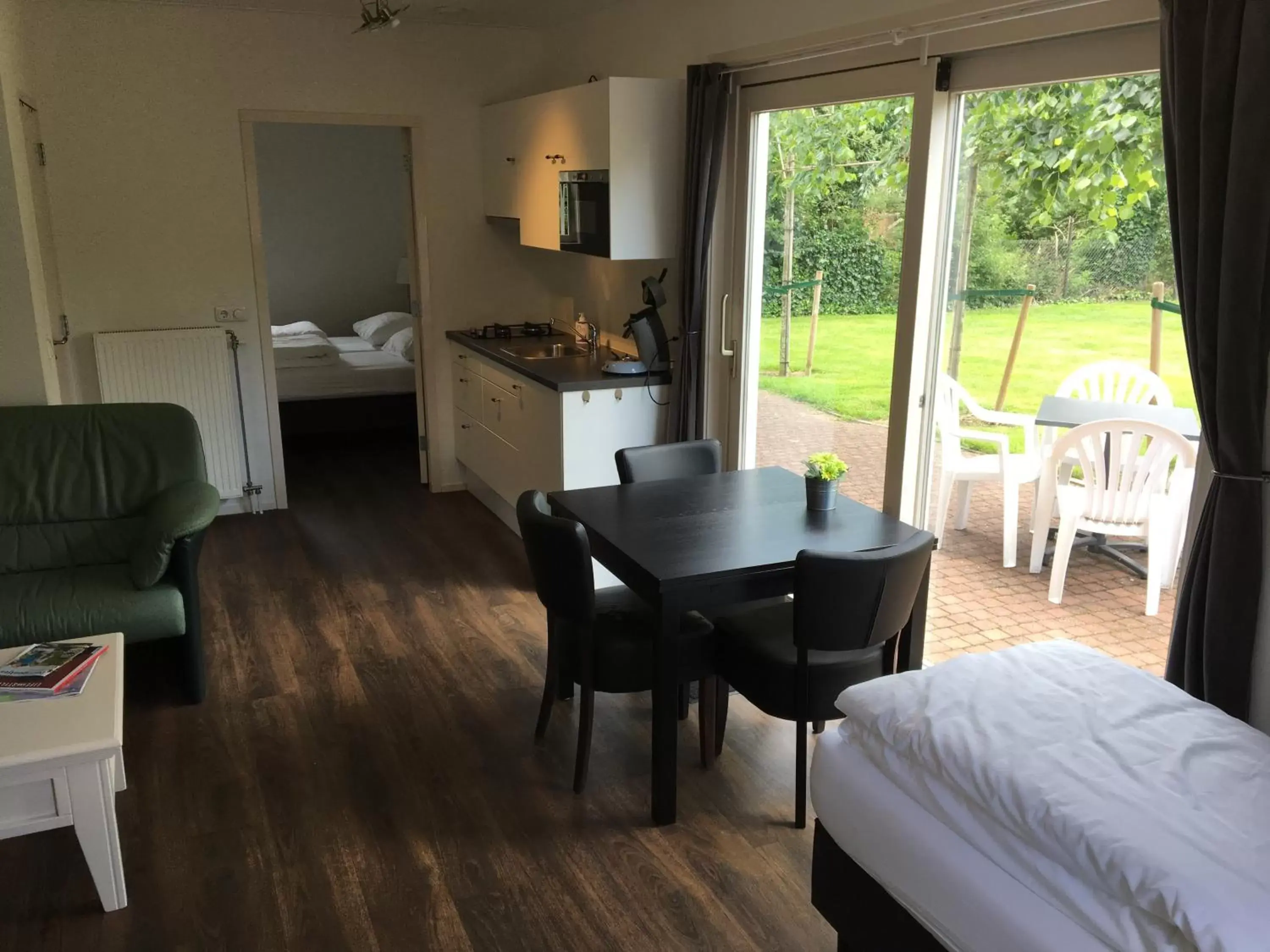 Living room, Dining Area in B&B Oostzomerland