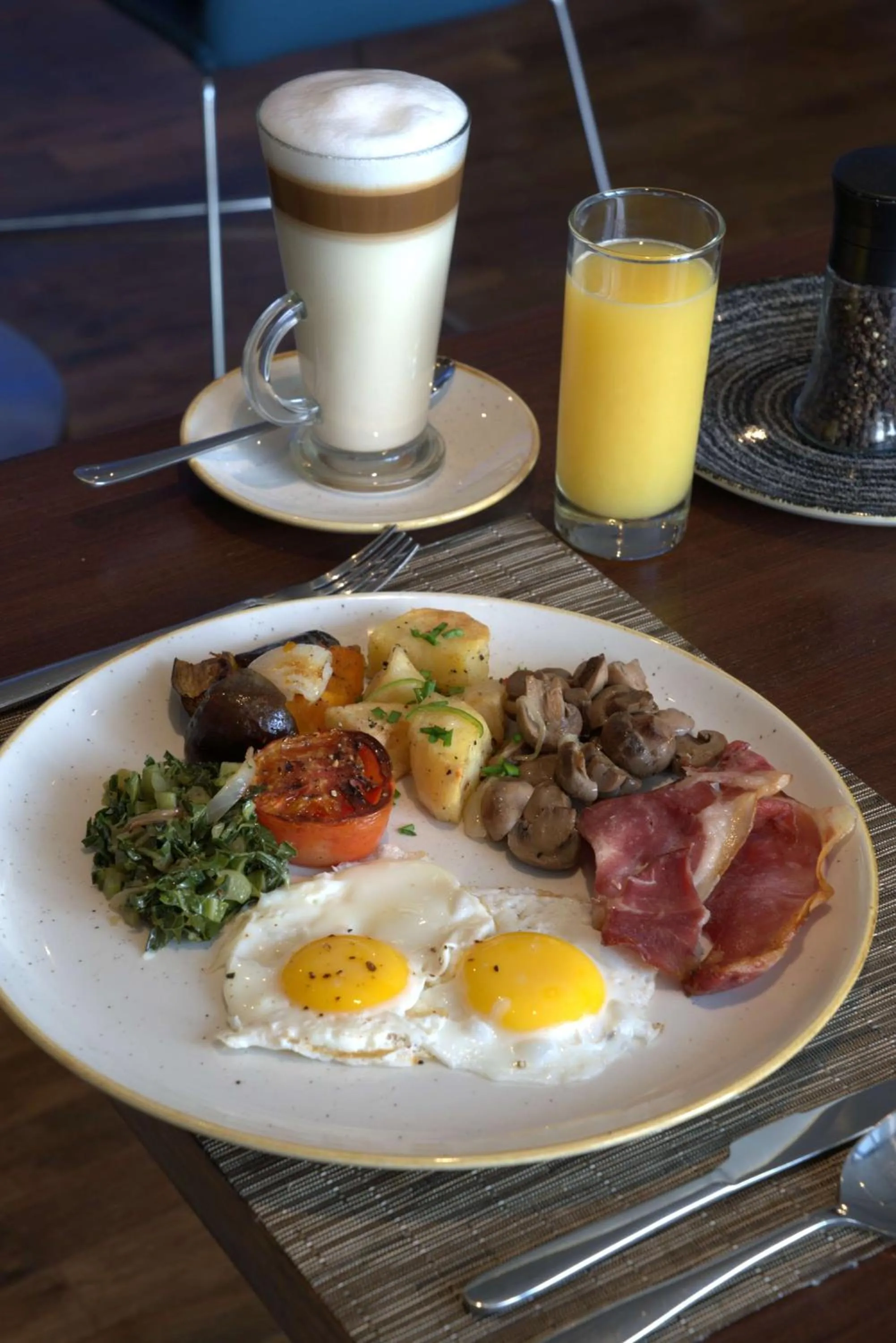 Restaurant/places to eat in Radisson Blu Hotel & Residence Maputo