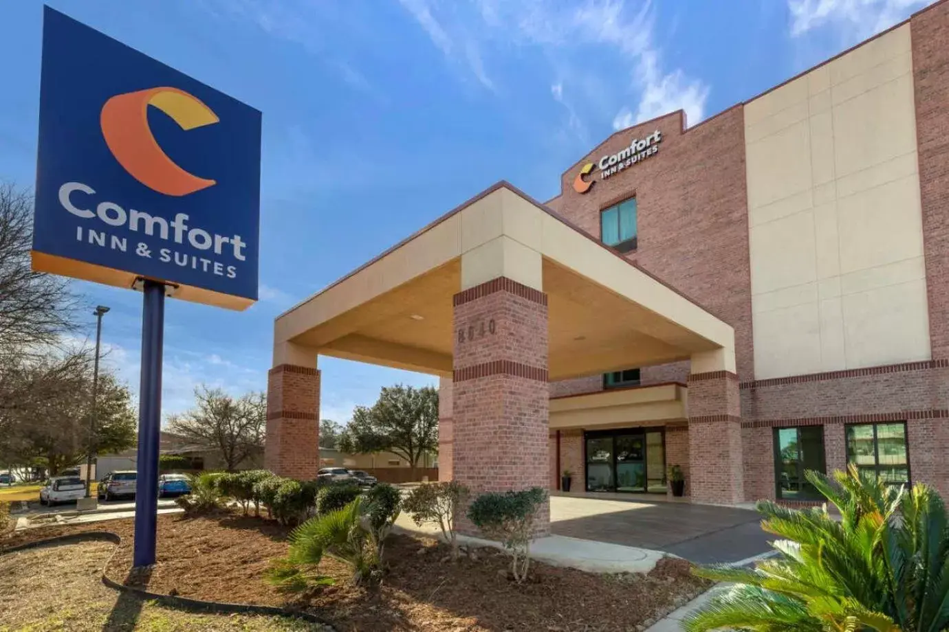 Property Building in Comfort Inn & Suites San Antonio Airport