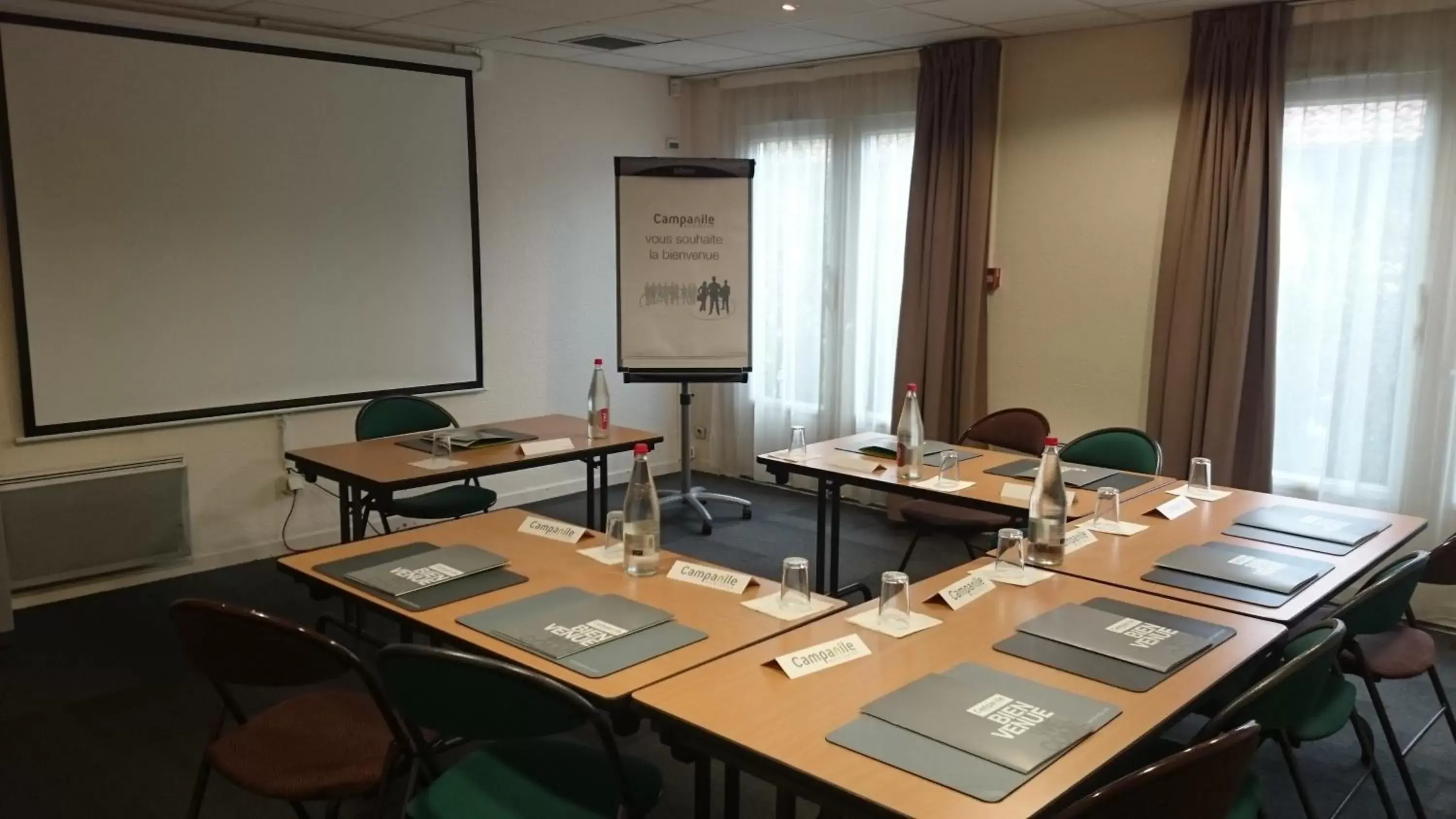 Meeting/conference room in Campanile Bayonne