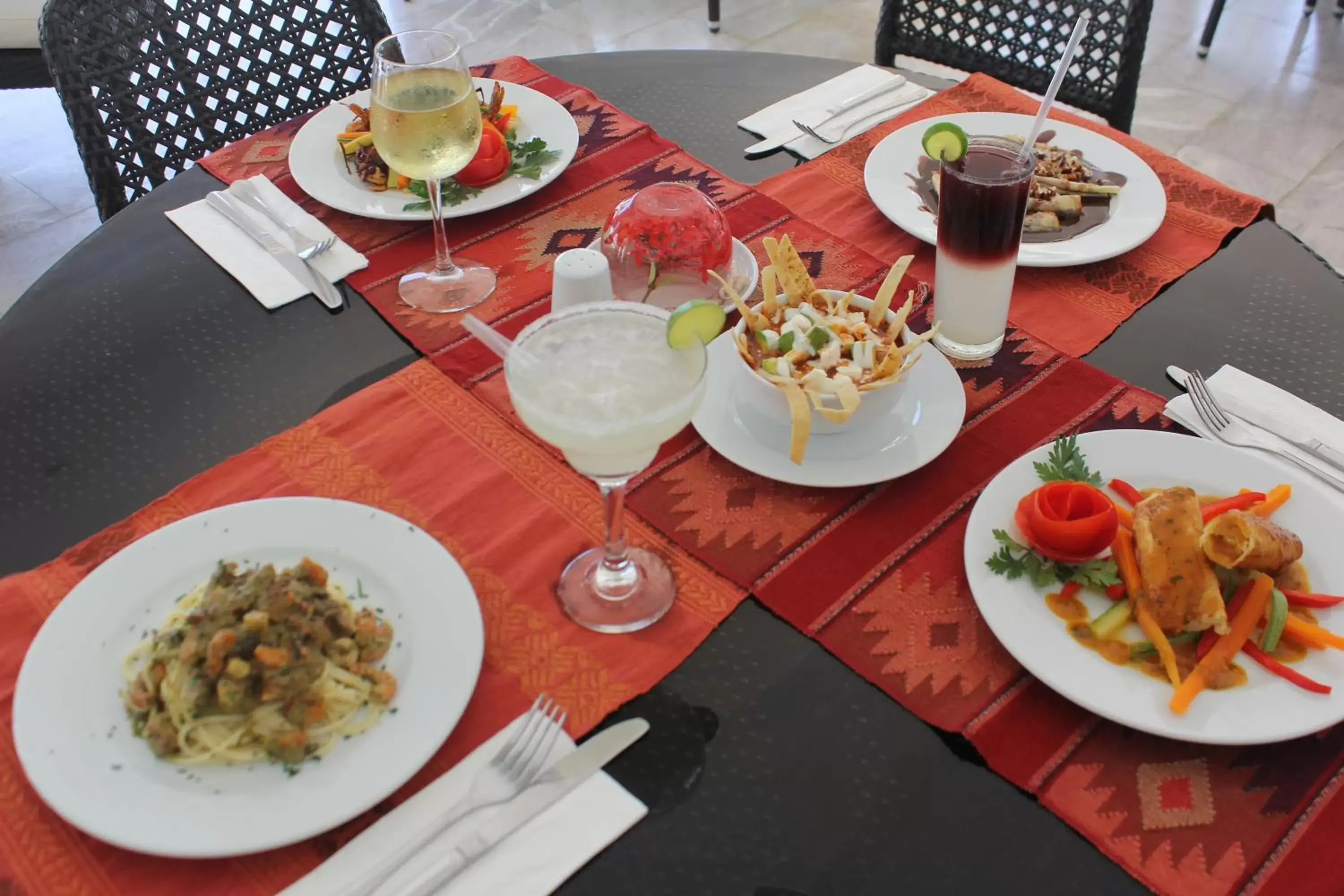 Food and drinks in Hotel Aldea del Bazar & Spa