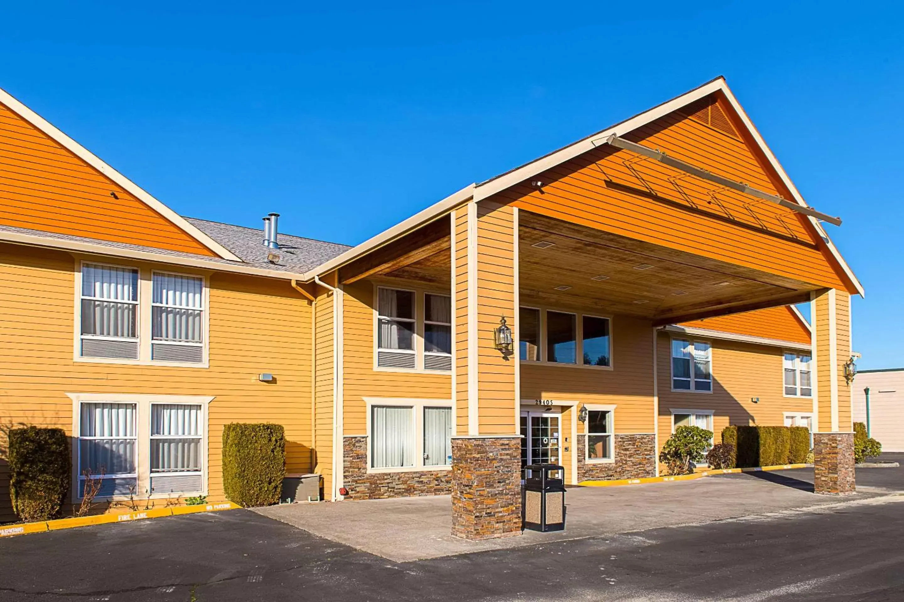 Property Building in Econo Lodge Buckley