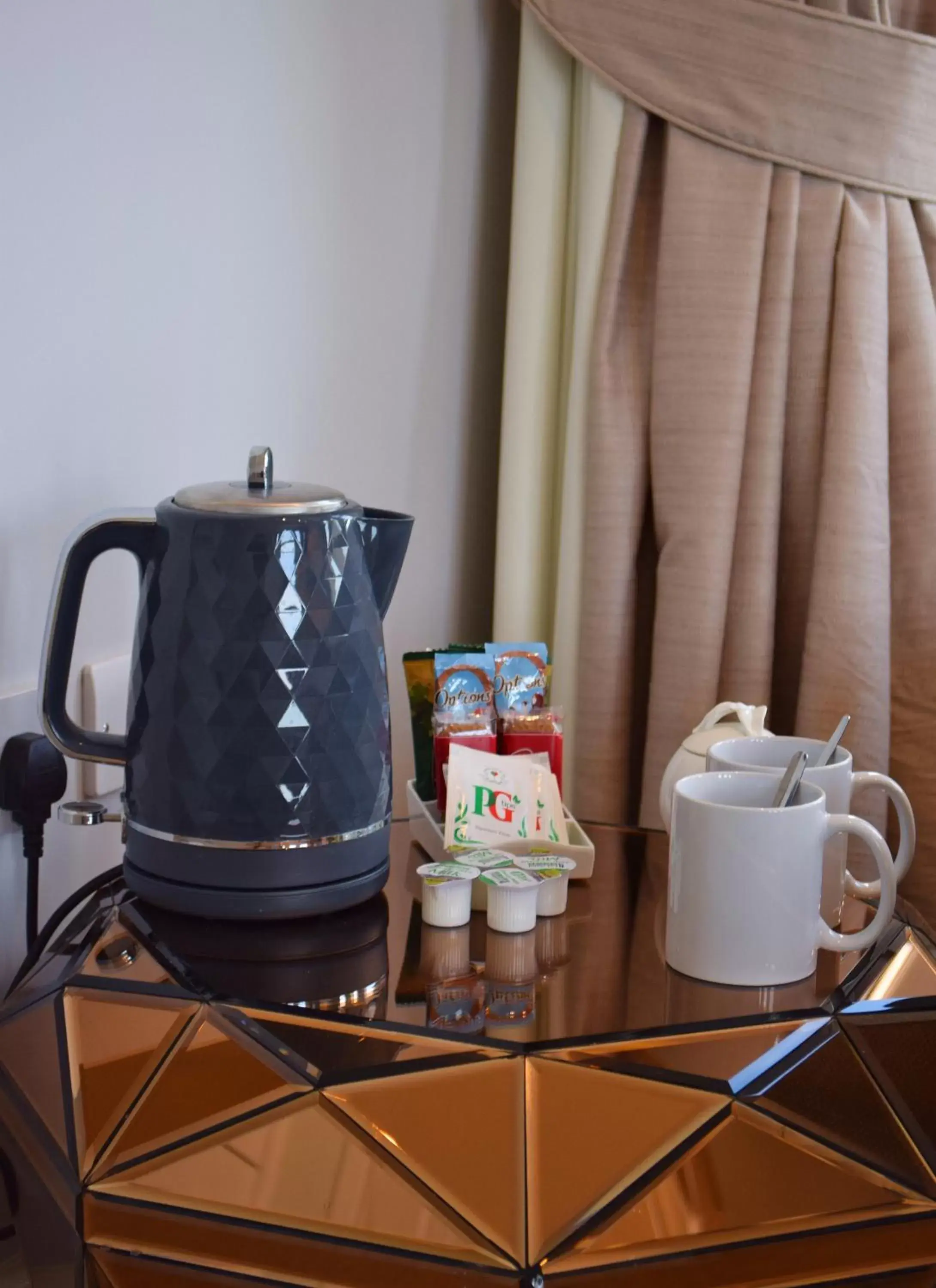 Coffee/Tea Facilities in The Chatsworth Hotel