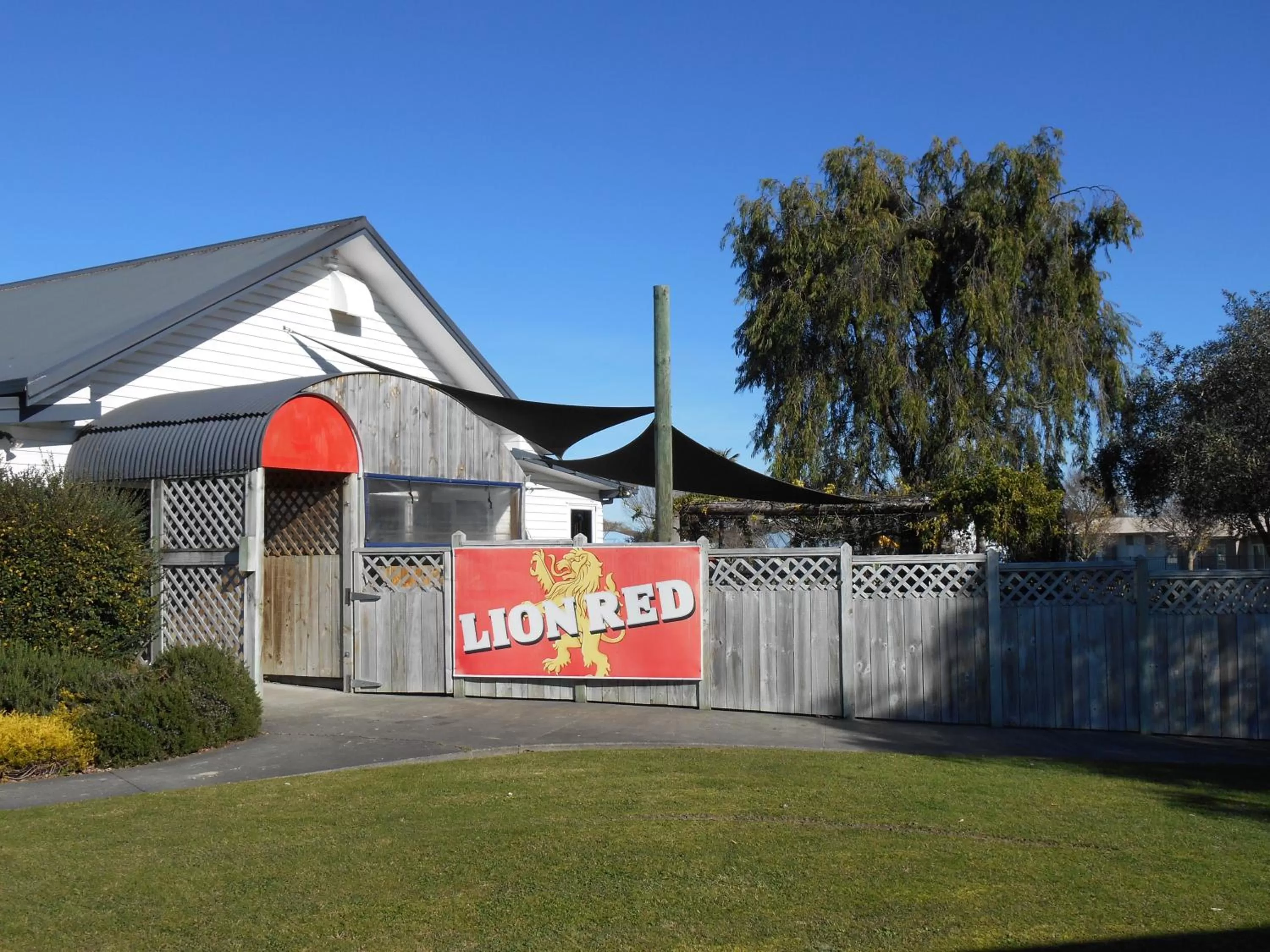 Area and facilities in Tudor Park Motel Spacious with kitchens 1 minute walk to restaurant and shopping centre and Gisborne Hospital