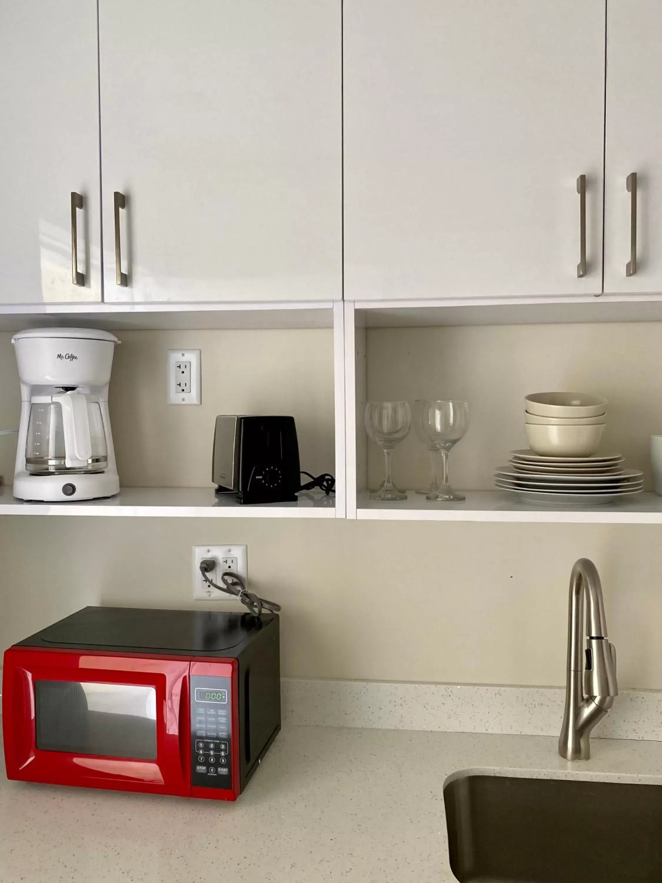 Kitchen or kitchenette, Kitchen/Kitchenette in Diane Oceanfront Suites