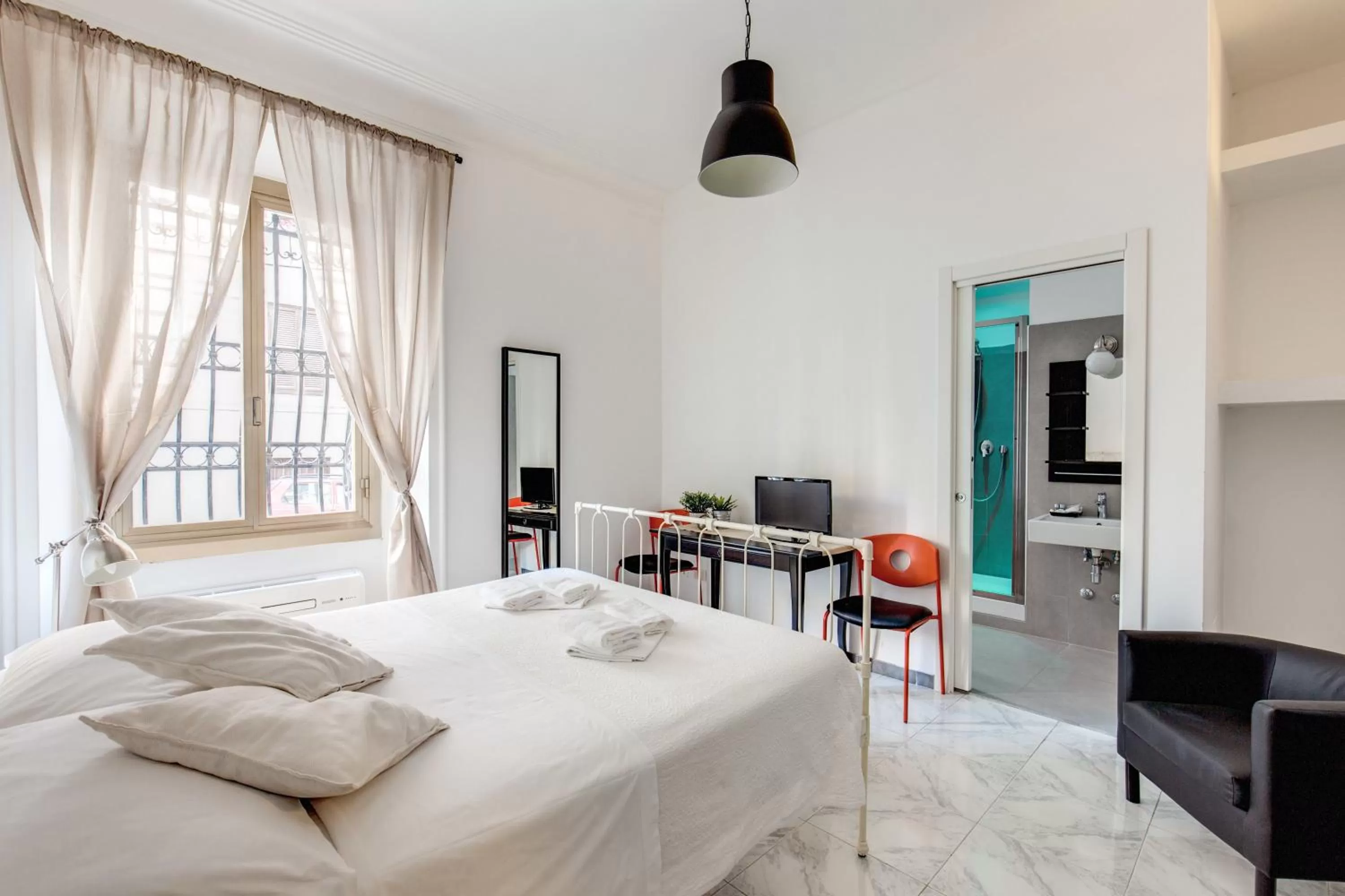 Day, Bed in Locanderia Roma