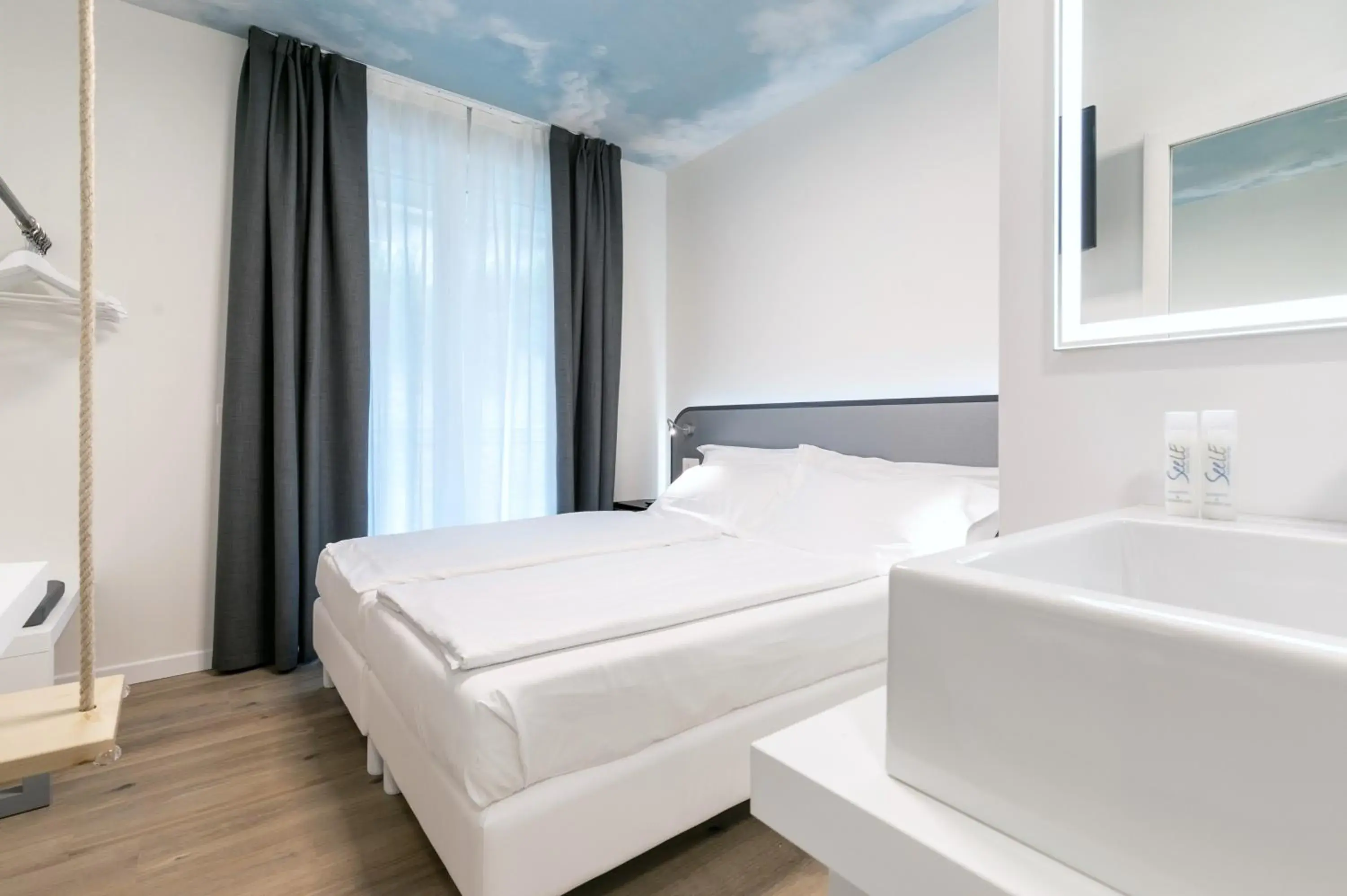Bed in SeeLE Garda Hotel