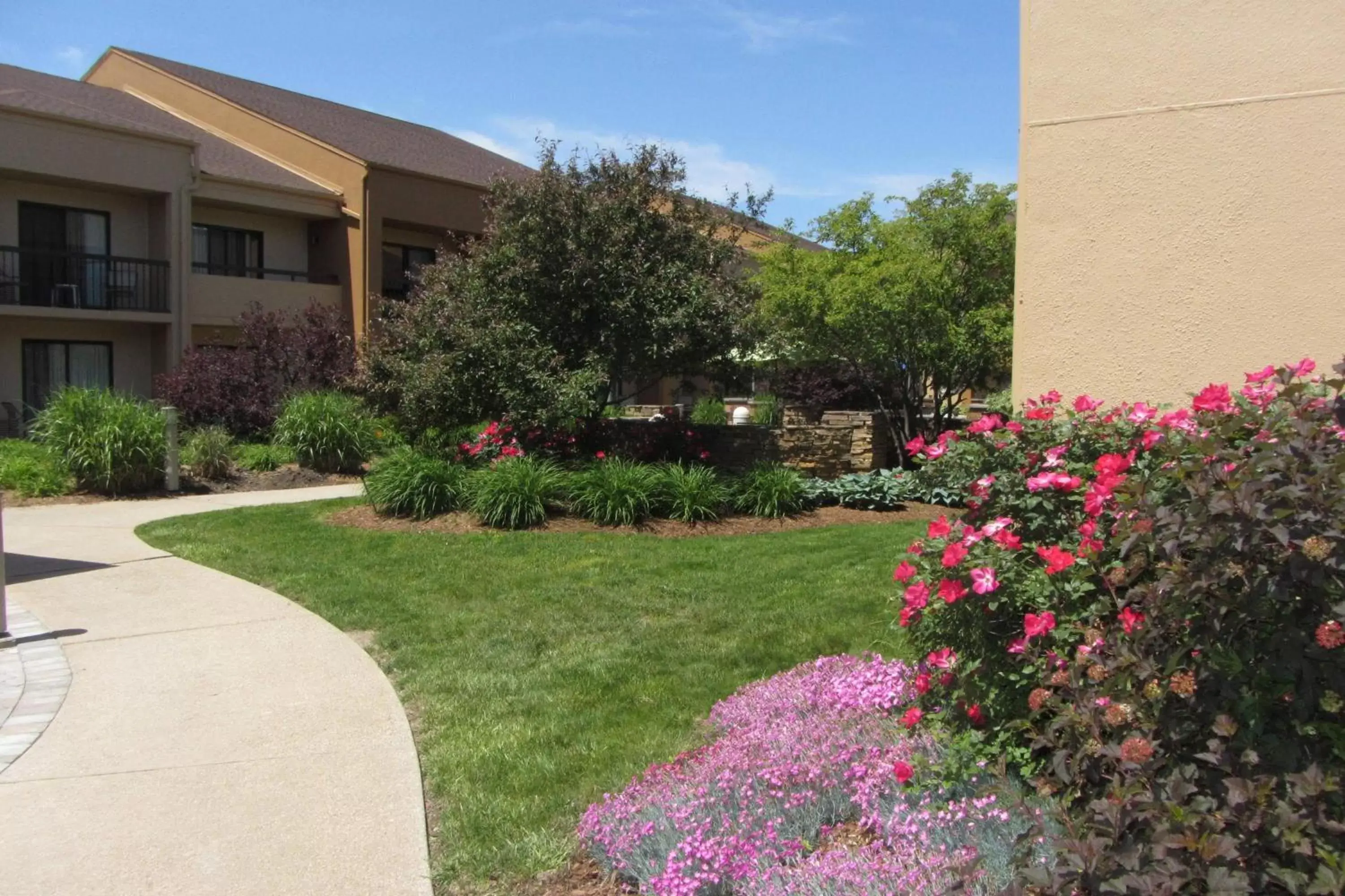 Property Building in Courtyard by Marriott Rockford