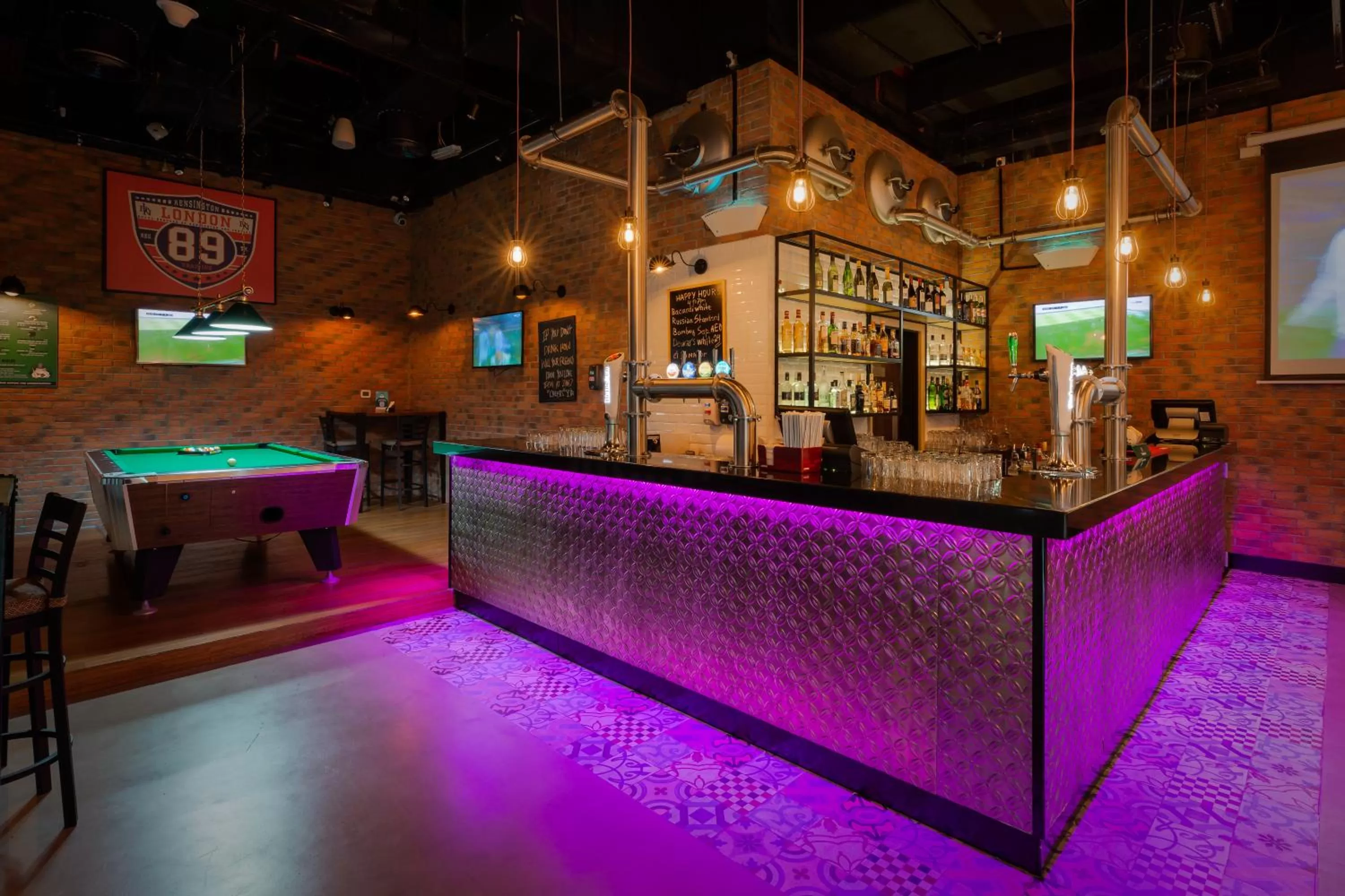 Lounge or bar in Premier Inn Dubai Ibn Battuta Mall