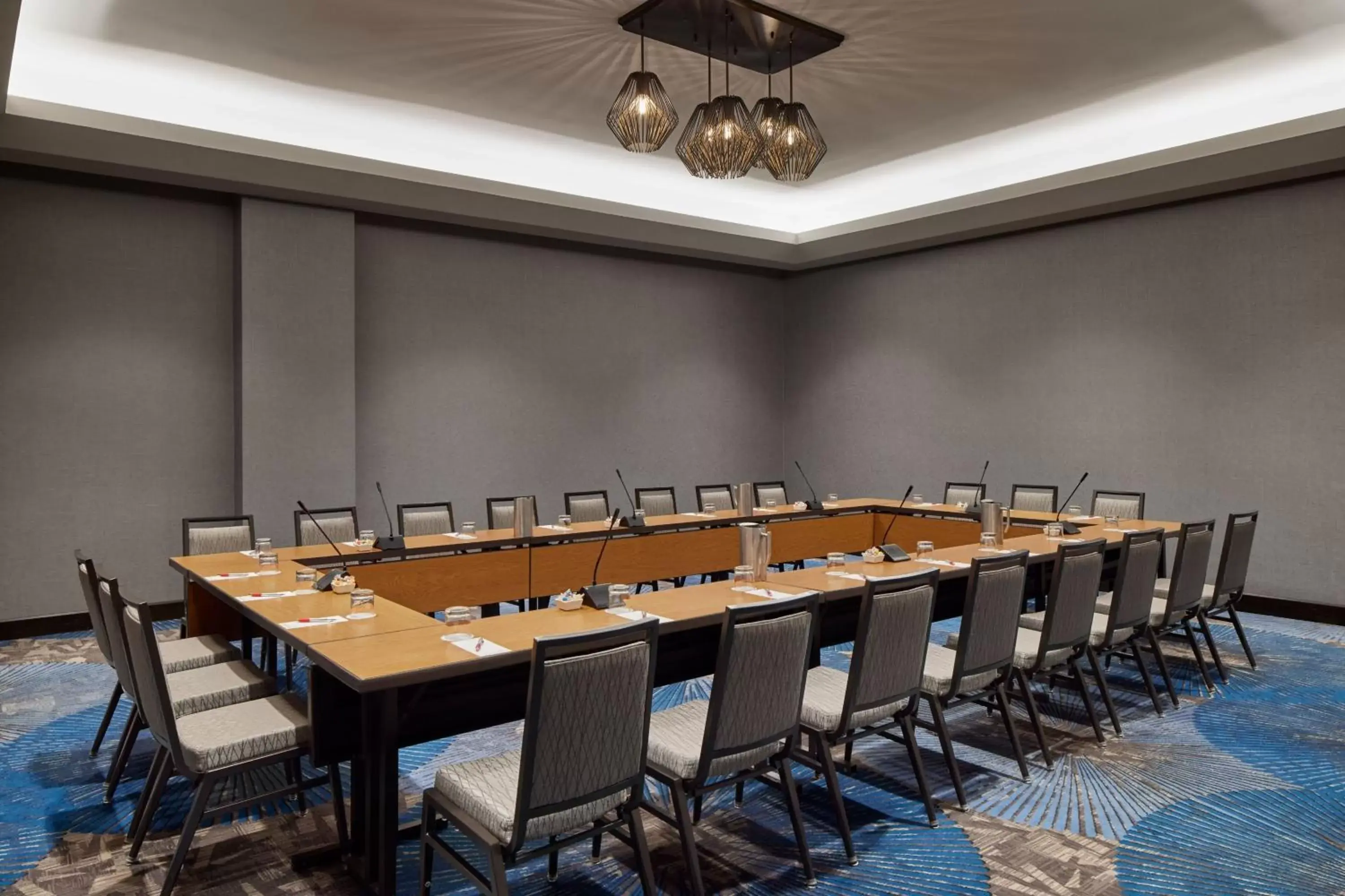 Meeting/conference room in Crystal Gateway Marriott