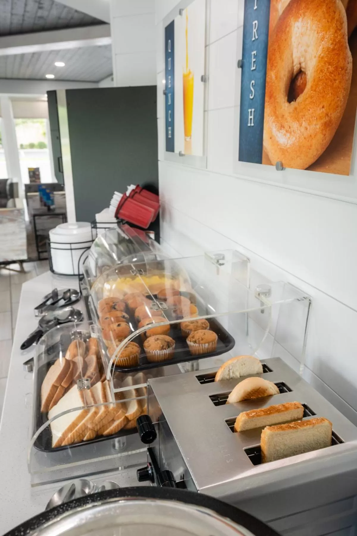 Breakfast in Twin Mountain Inn & Suites