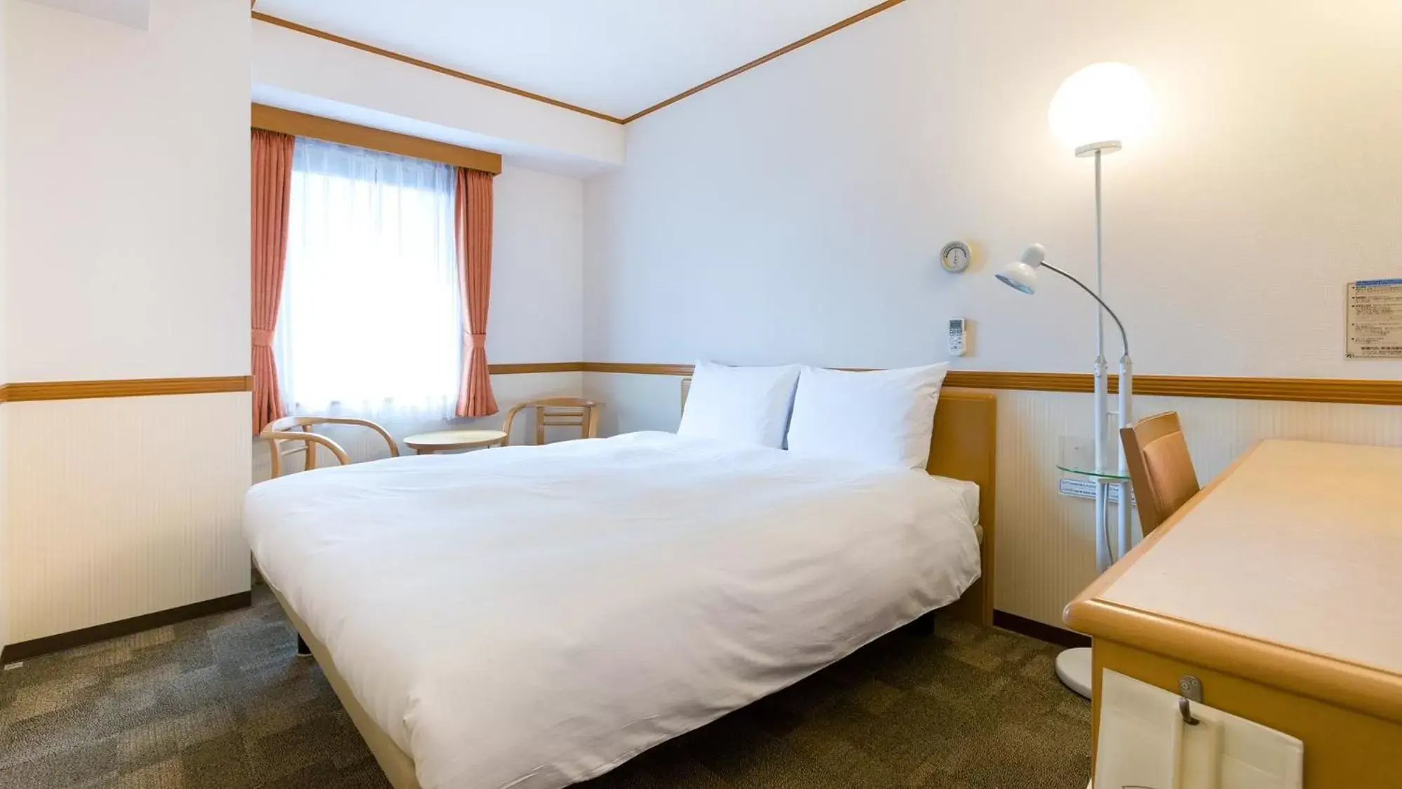 Bedroom, Bed in Toyoko Inn Kitakami eki Shinkansen guchi