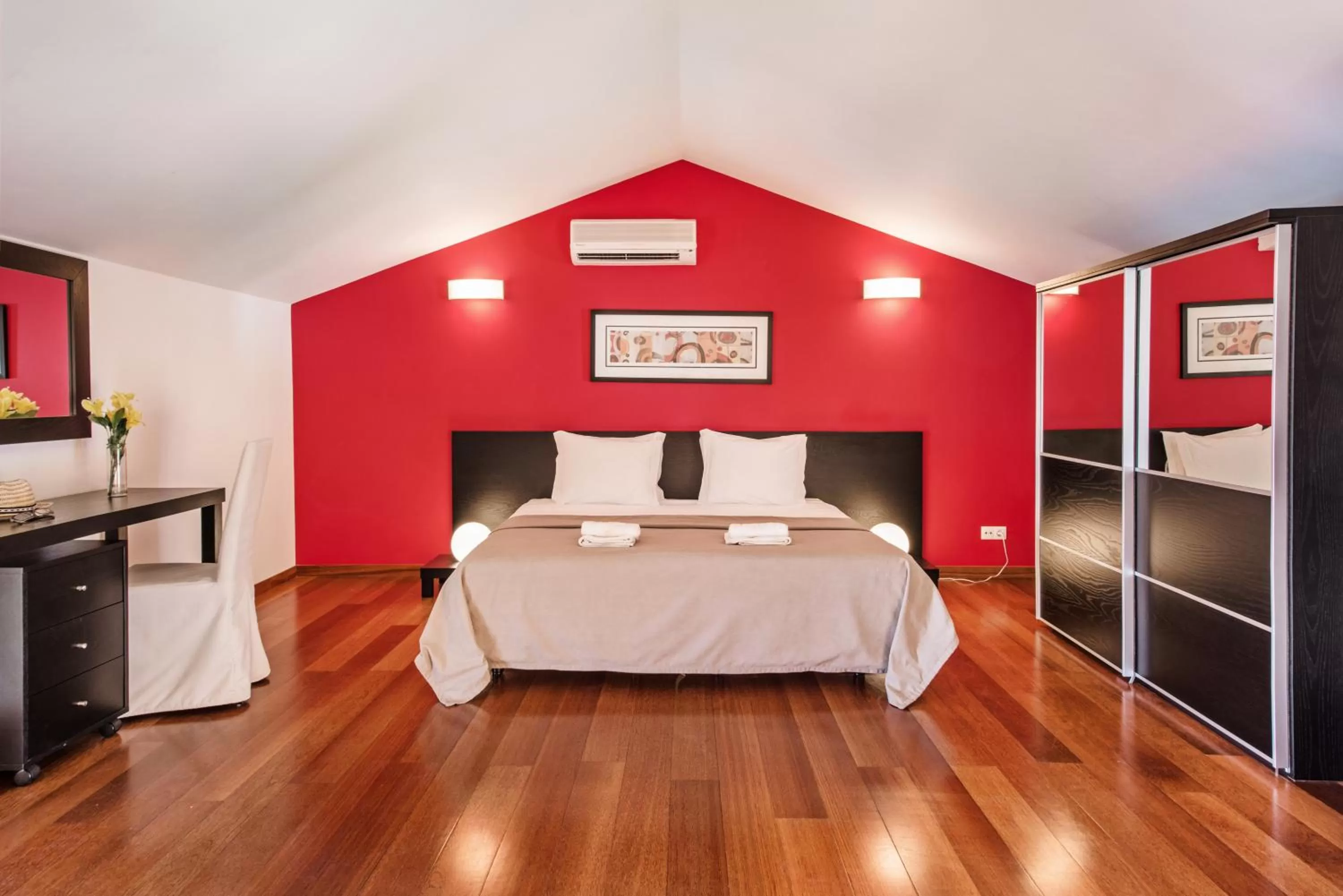 Photo of the whole room, Bed in Baia da Luz Resort