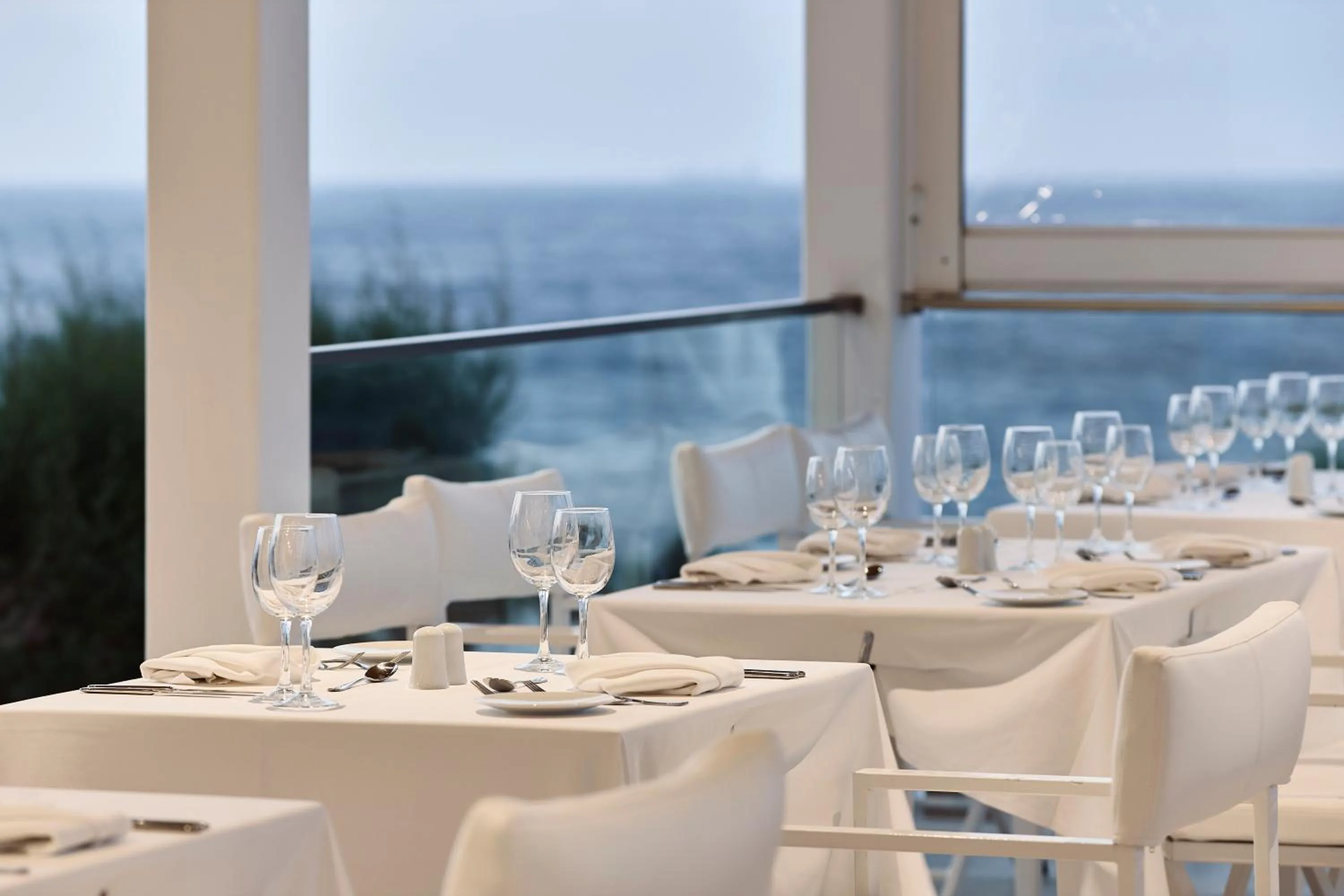Restaurant/places to eat in Dimitra Beach Hotel & Suites