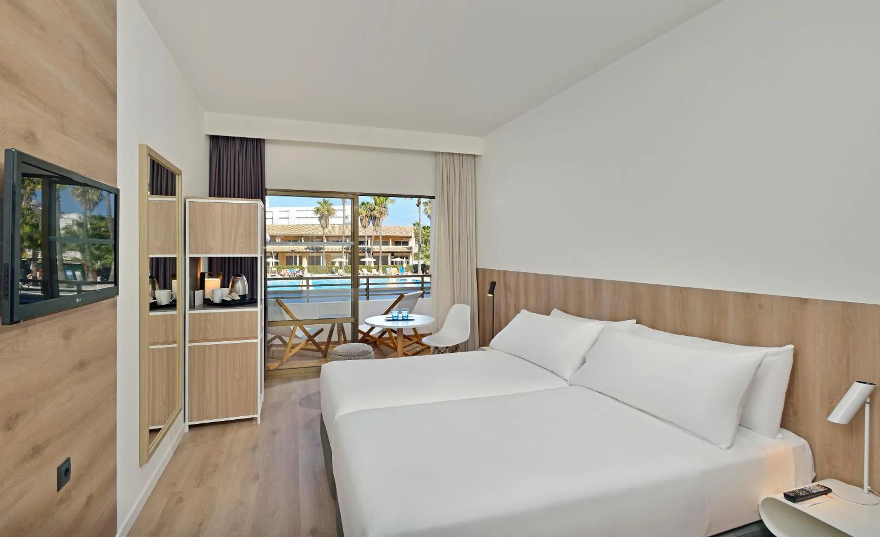 The Innside Room with Pool View in INNSiDE by Meliá Alcudia