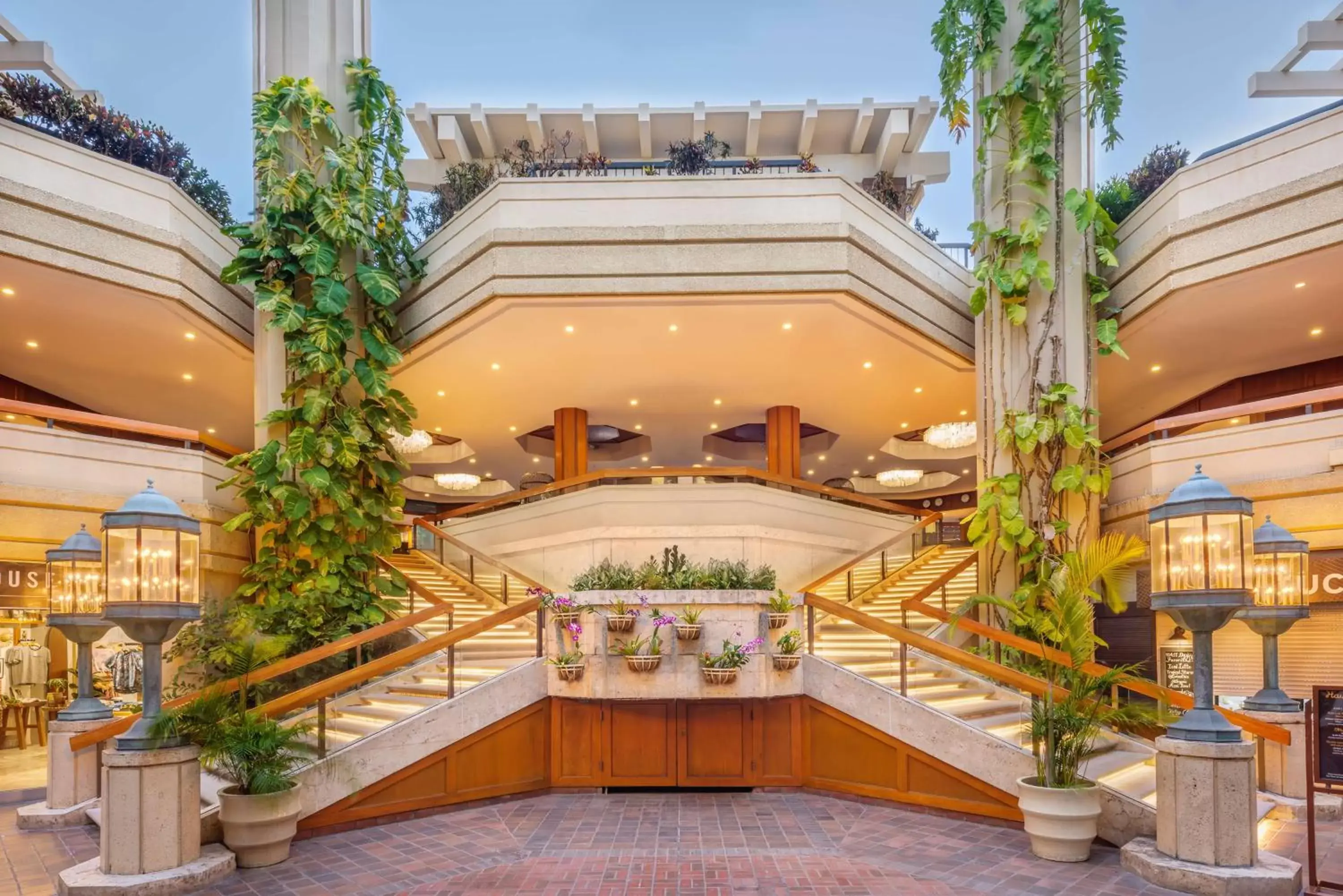 Lobby or reception in Hyatt Regency Waikiki Beach Resort & Spa