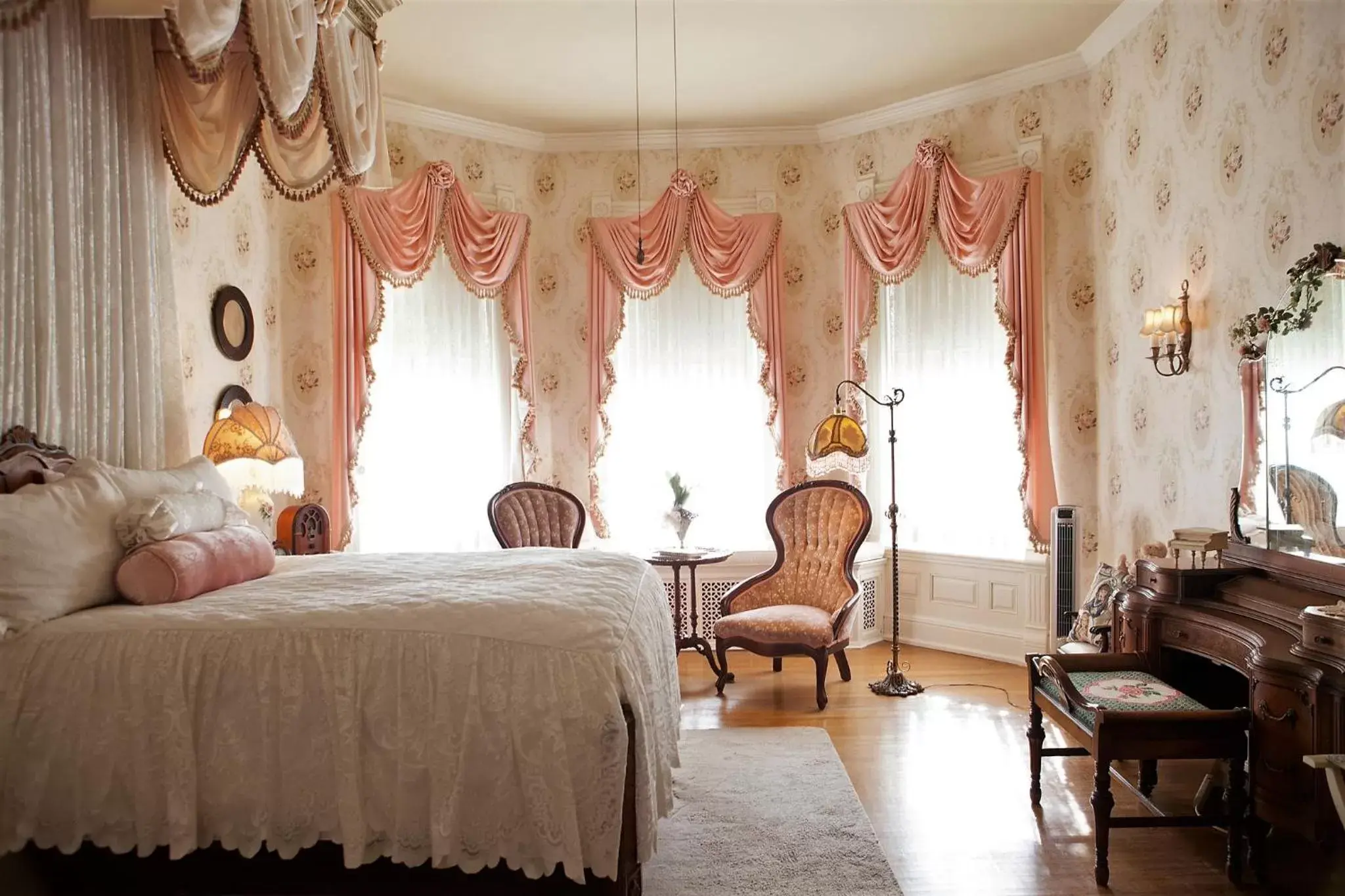 Alexander Mansion Bed & Breakfast