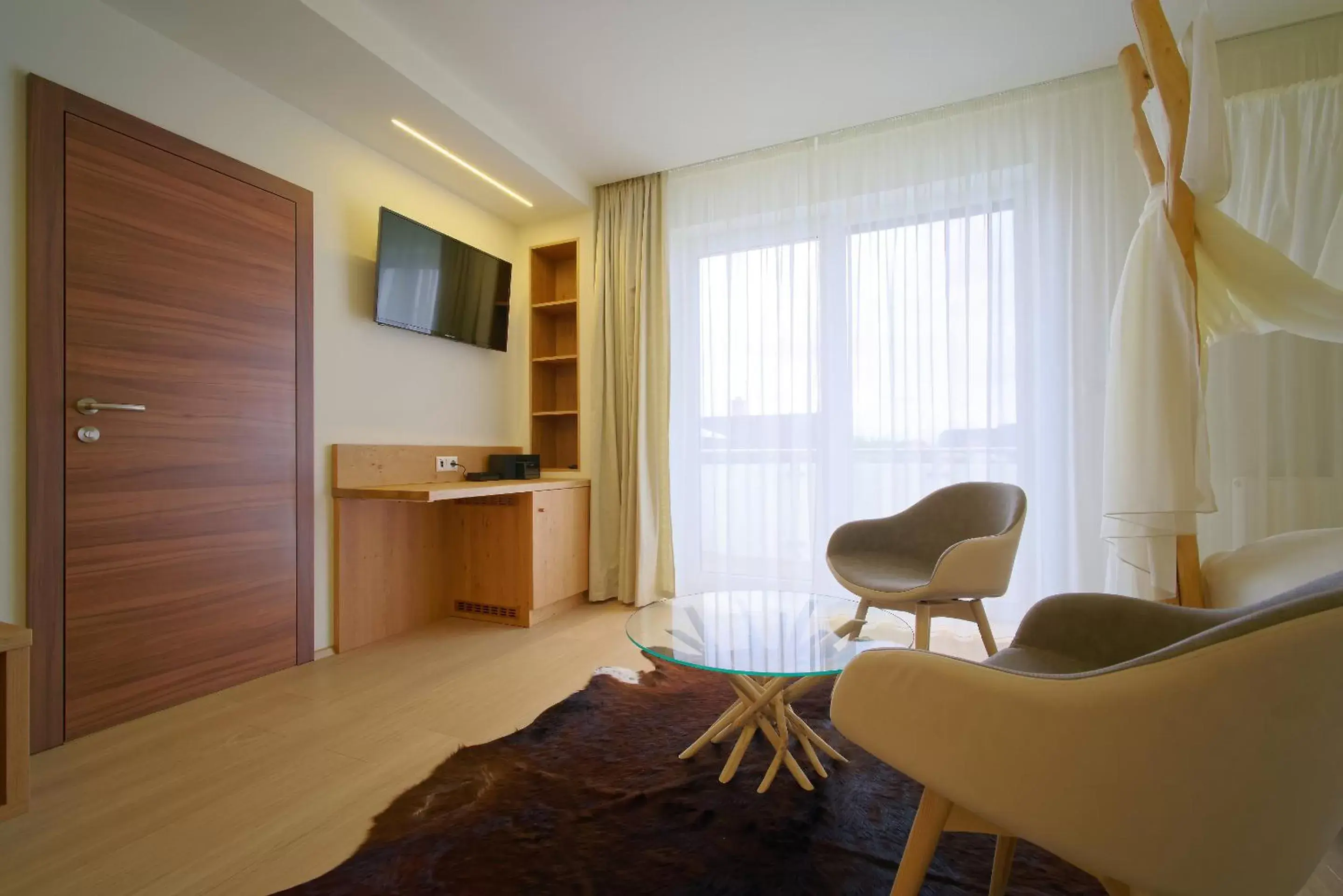 Queen Room with Balcony in Pension Laa Natura Queen Room with Balcony in Pension Laa Natura