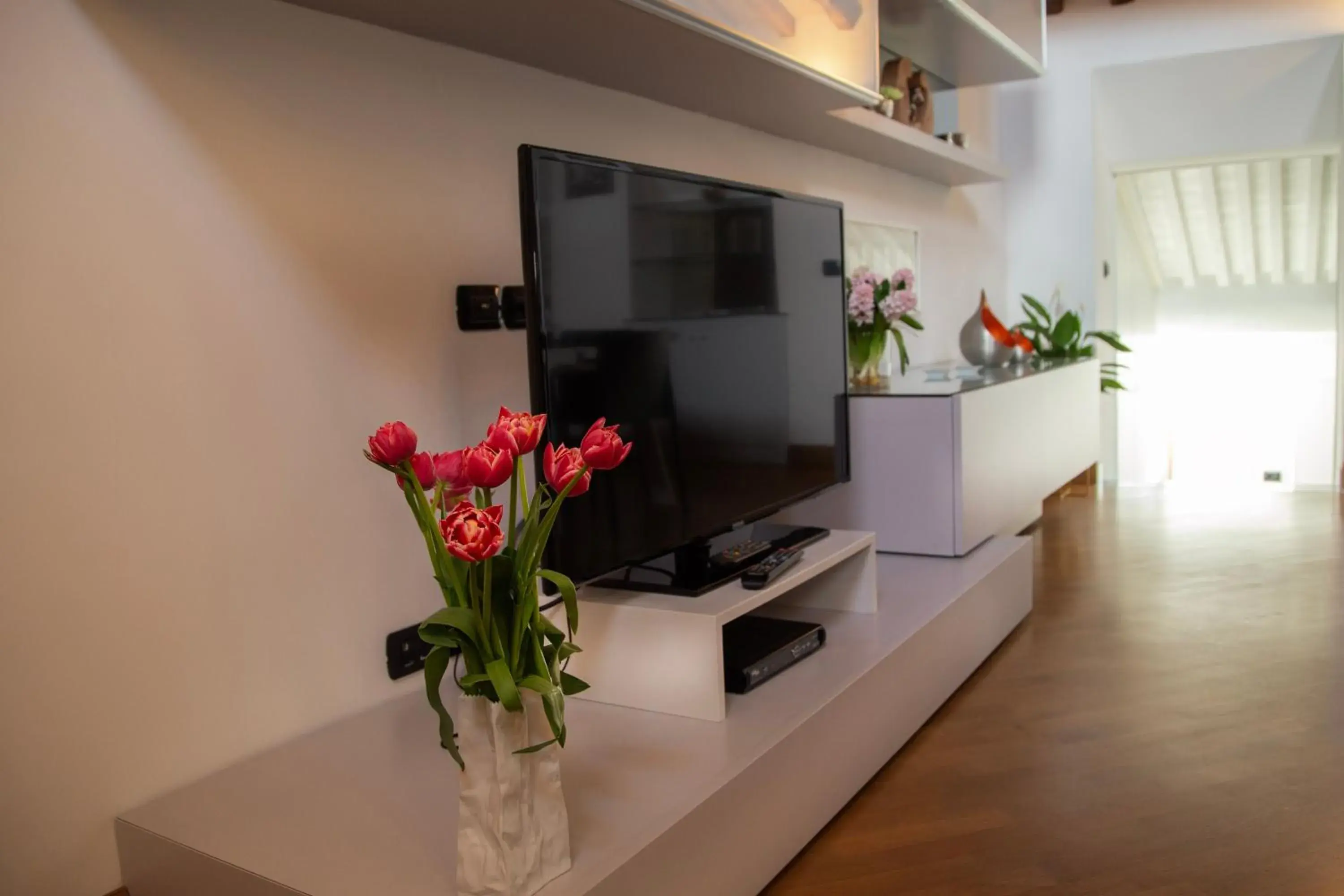 TV and multimedia, TV/Entertainment Center in Splendor Suite Rome - Suites & Apartments