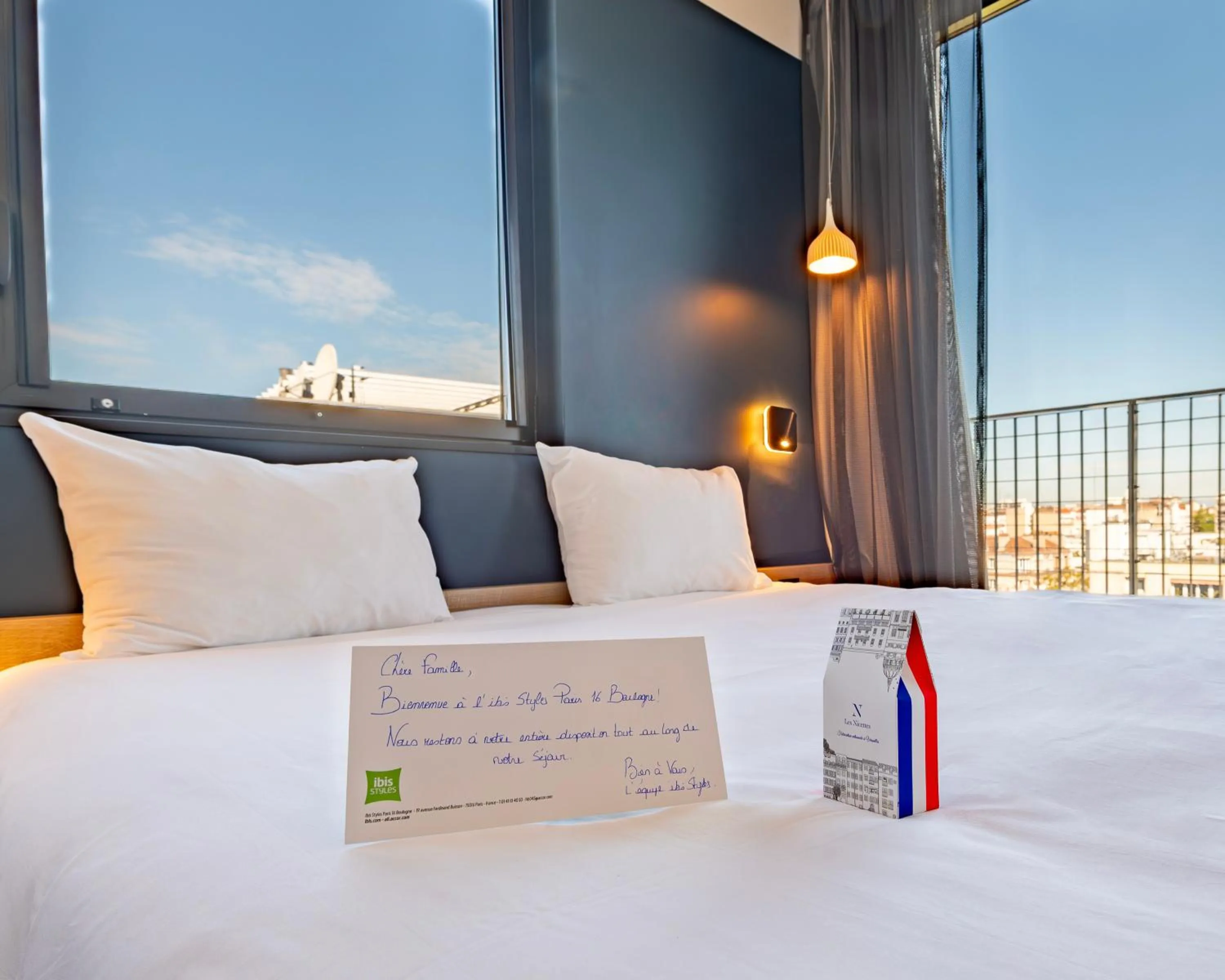 Bed in ibis Styles Paris 16 Boulogne