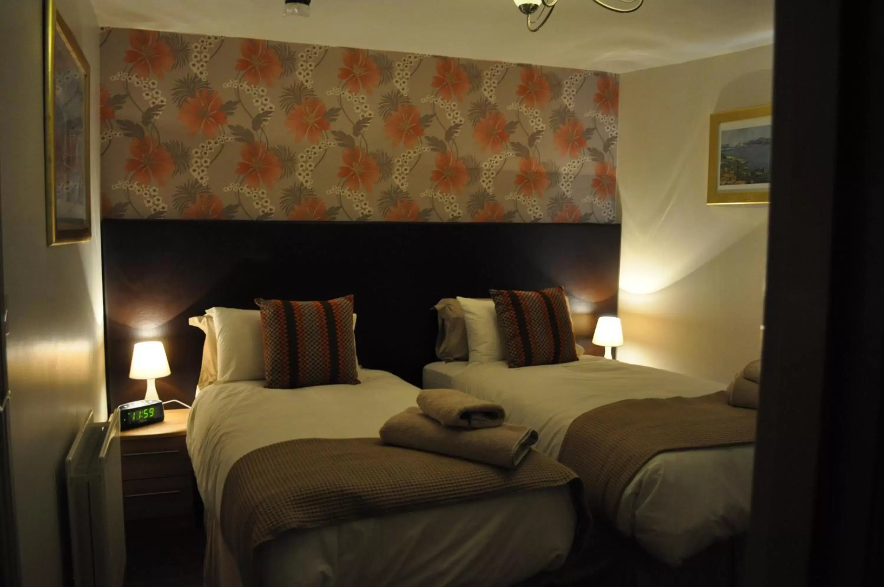 Bedroom, Bed in The Black Bull inn