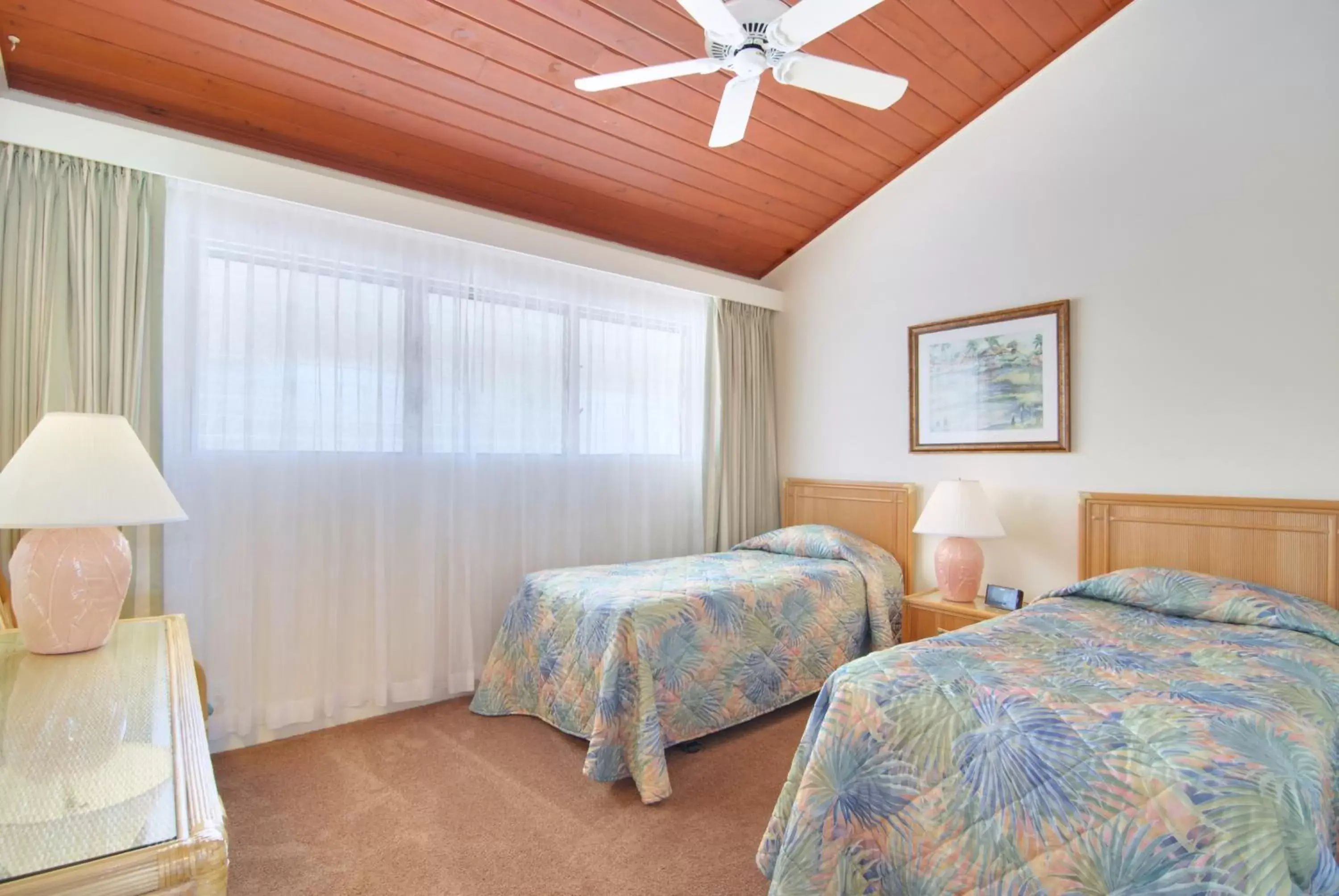 Bedroom, Bed in Napili Sunset Beach Front Resort