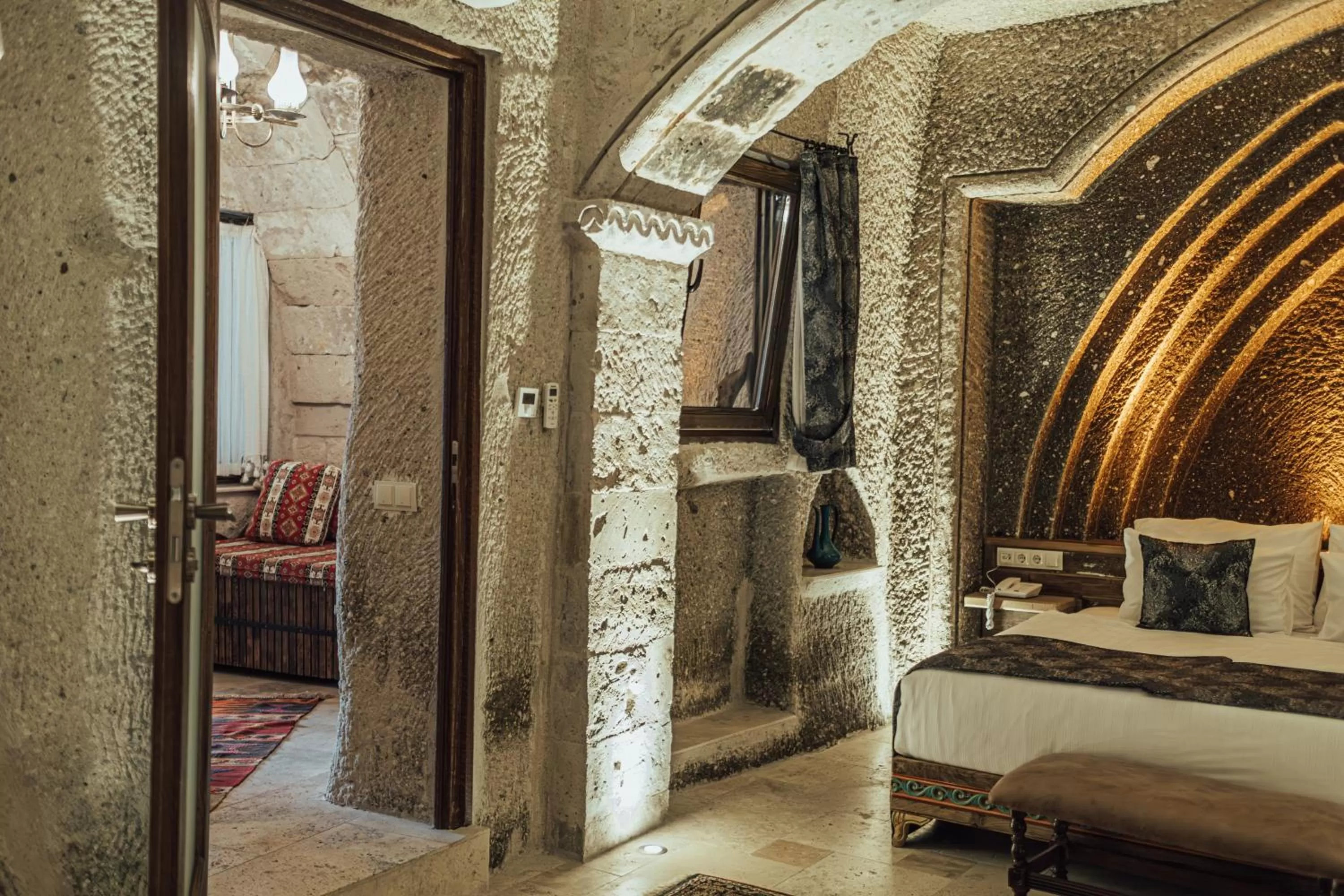 Living room, Bed in Şah Saray Cave Suites Halal Hotel
