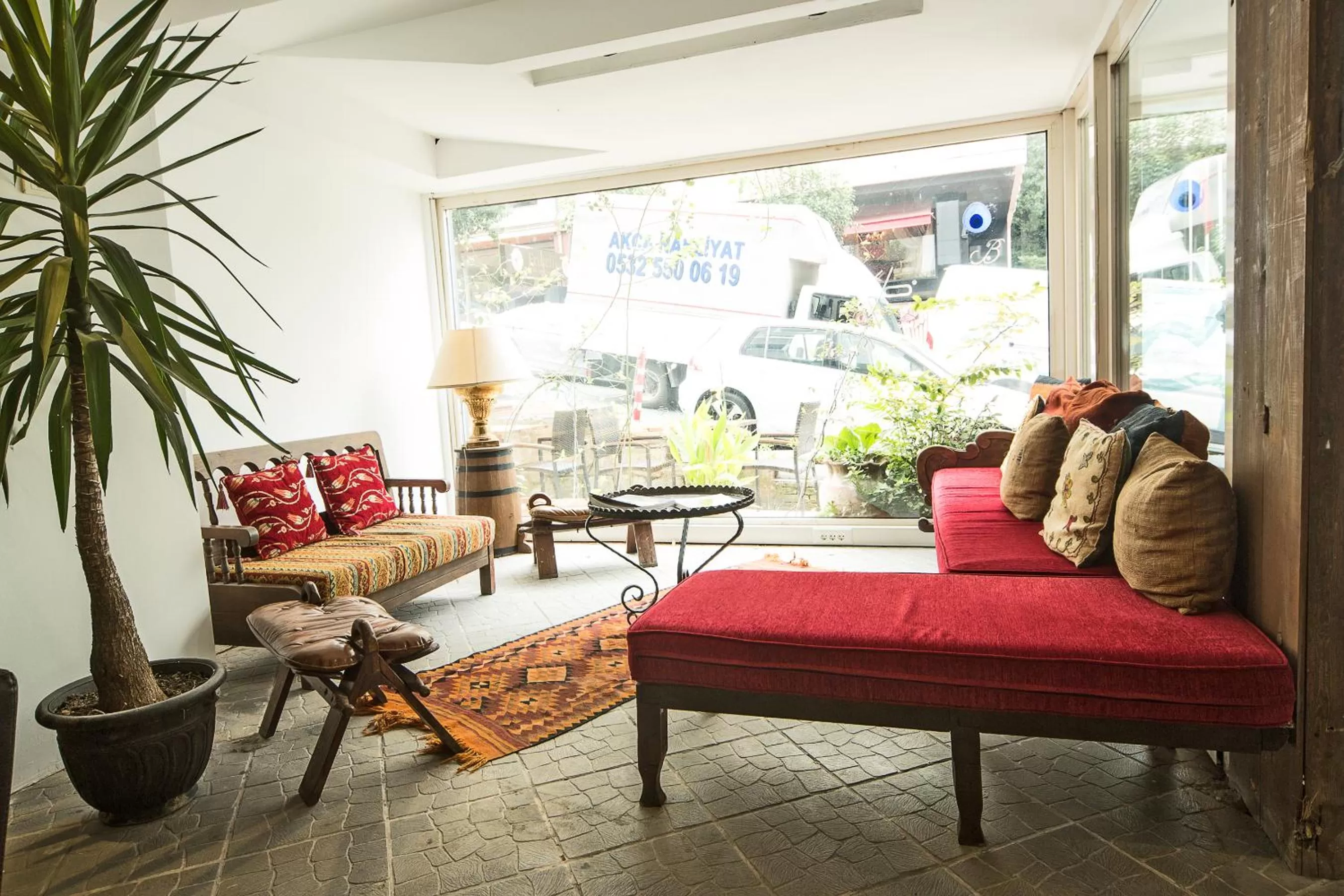 Restaurant/places to eat in Semsan Hotel