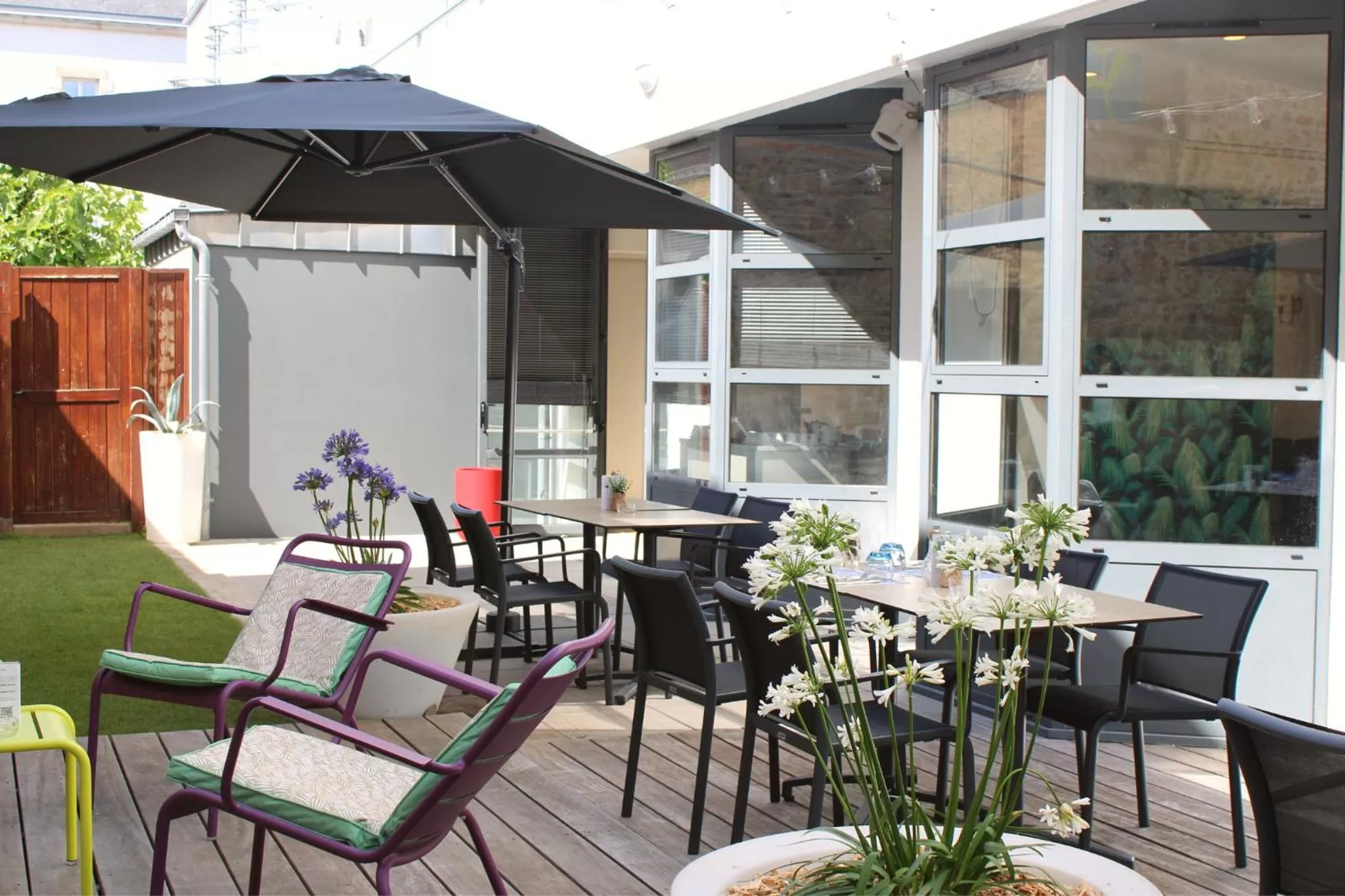 Patio in Best Western Plus Hôtel Vannes Centre Ville