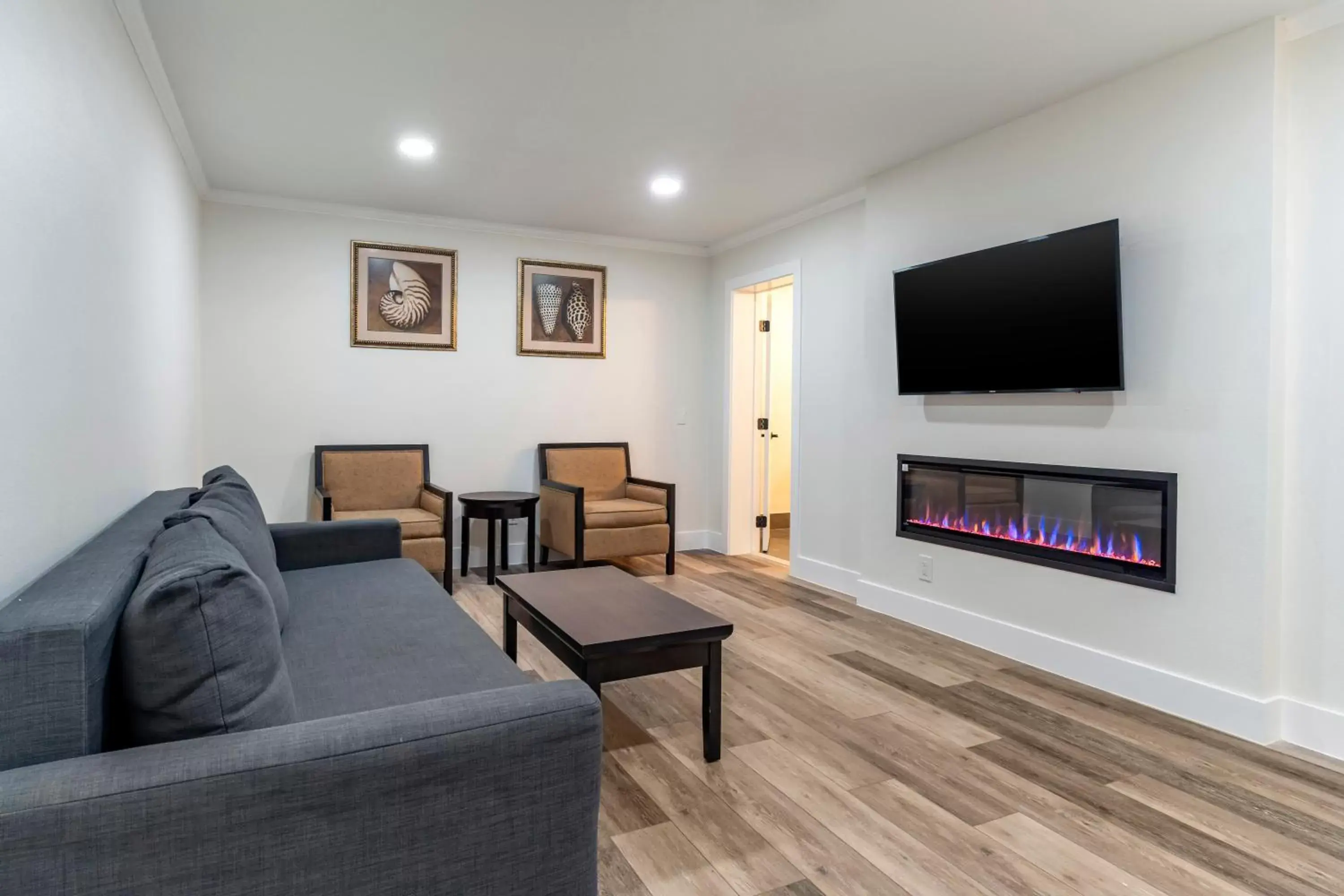 Seating Area in Best Western Carmel's Town House Lodge