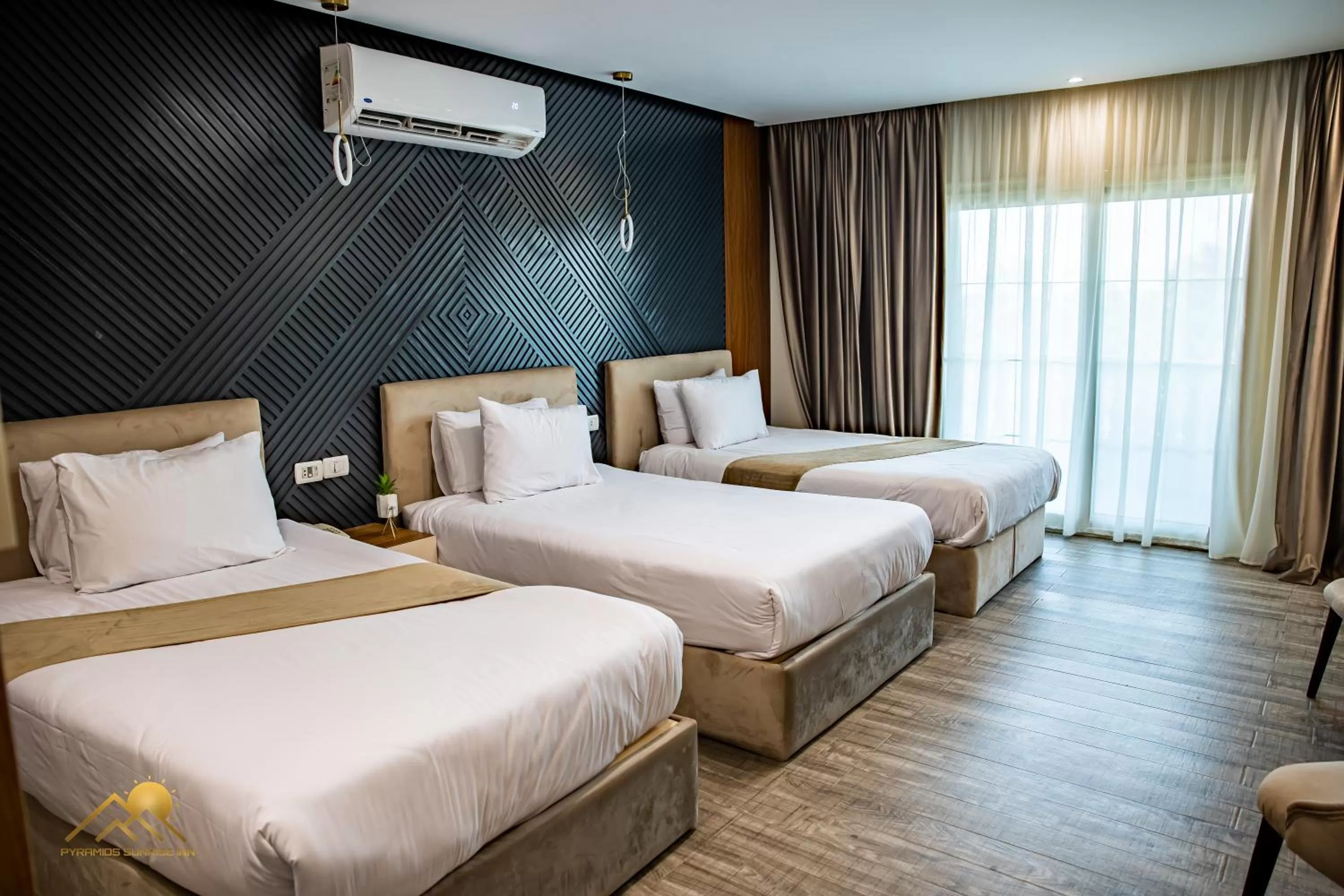 Bedroom, Bed in Pyramids sunrise inn