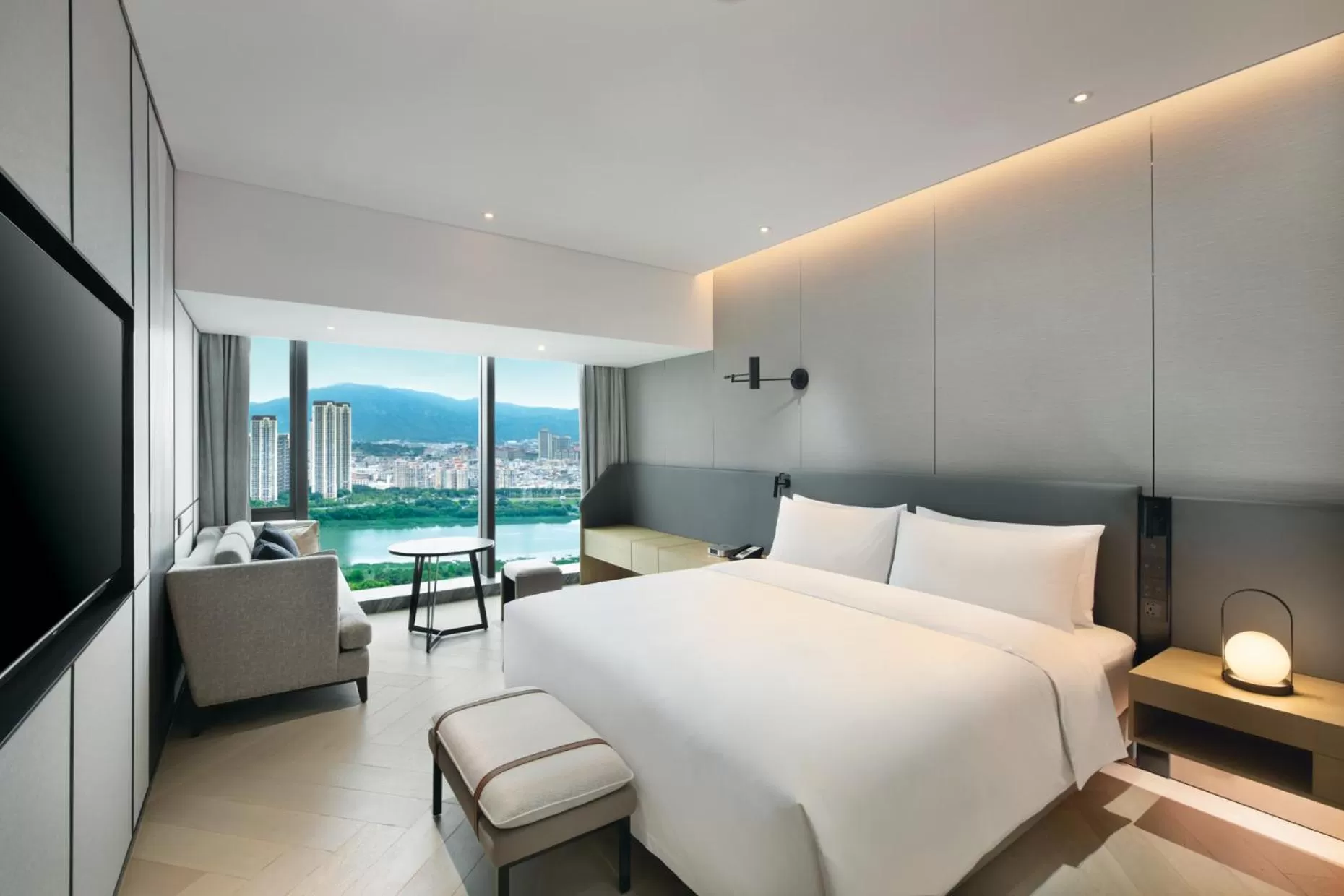 Bed in Crowne Plaza Quanzhou Riverview by IHG