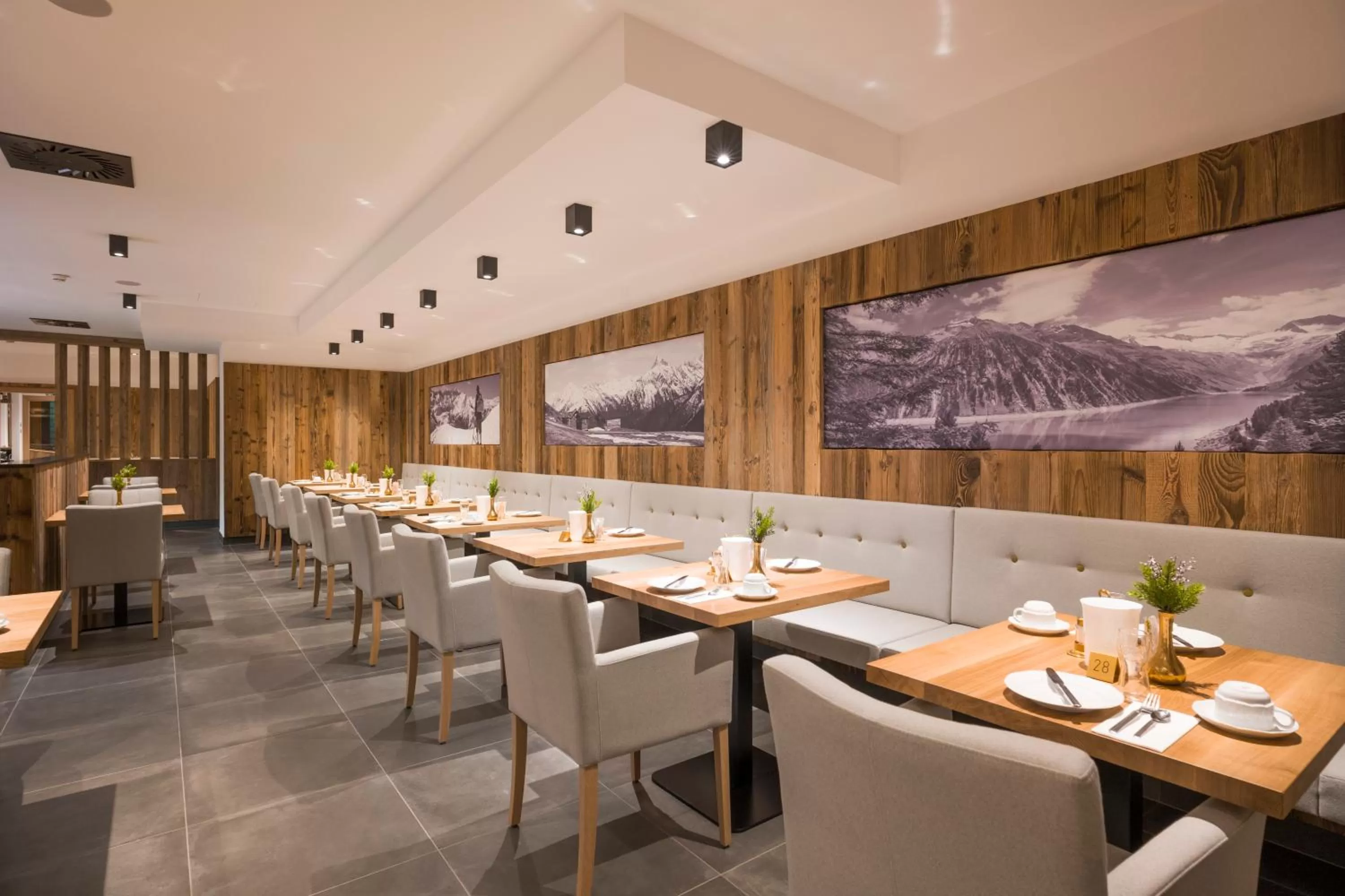 Continental breakfast in Alpenhof Hotel Garni Suprême