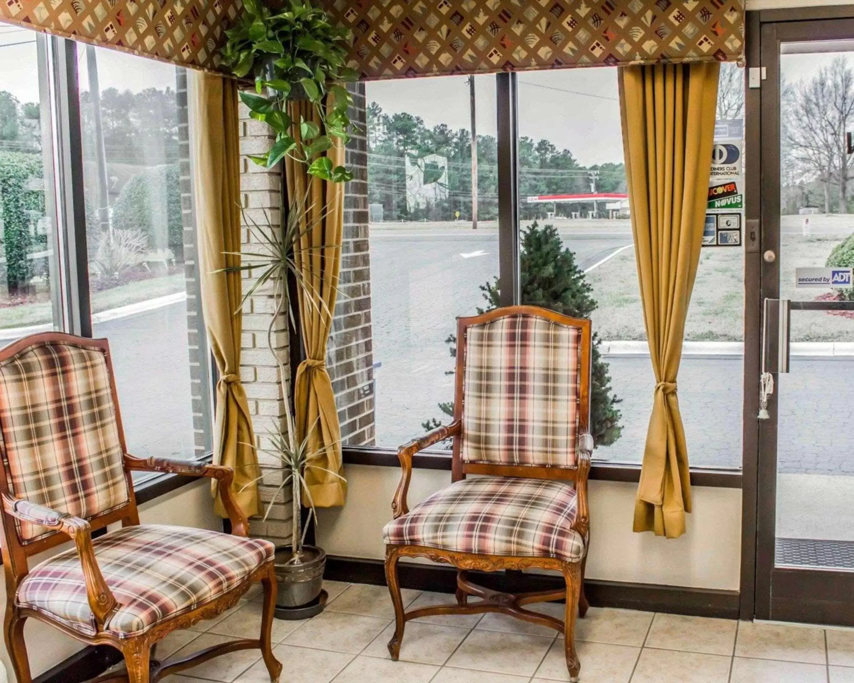 Lobby or reception, Seating Area in Econo Lodge