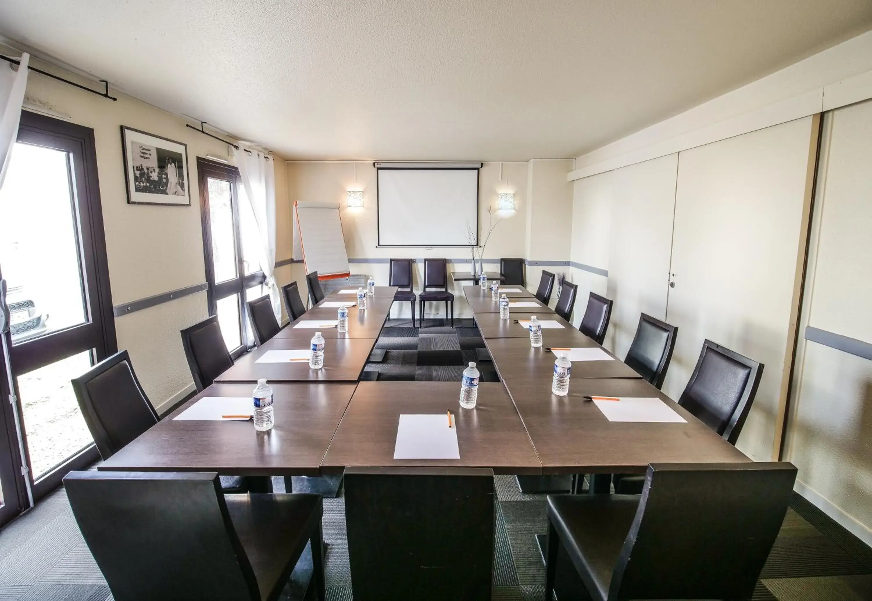 Meeting/conference room in Hôtel Inn Design Resto Novo Chartres