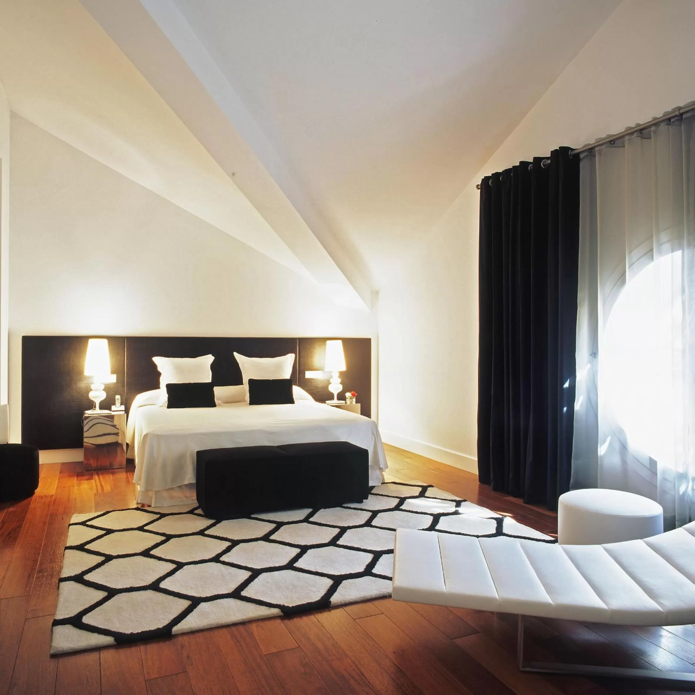 Photo of the whole room, Bed in Hospes Palacio de los Patos, a Member of Design Hotels
