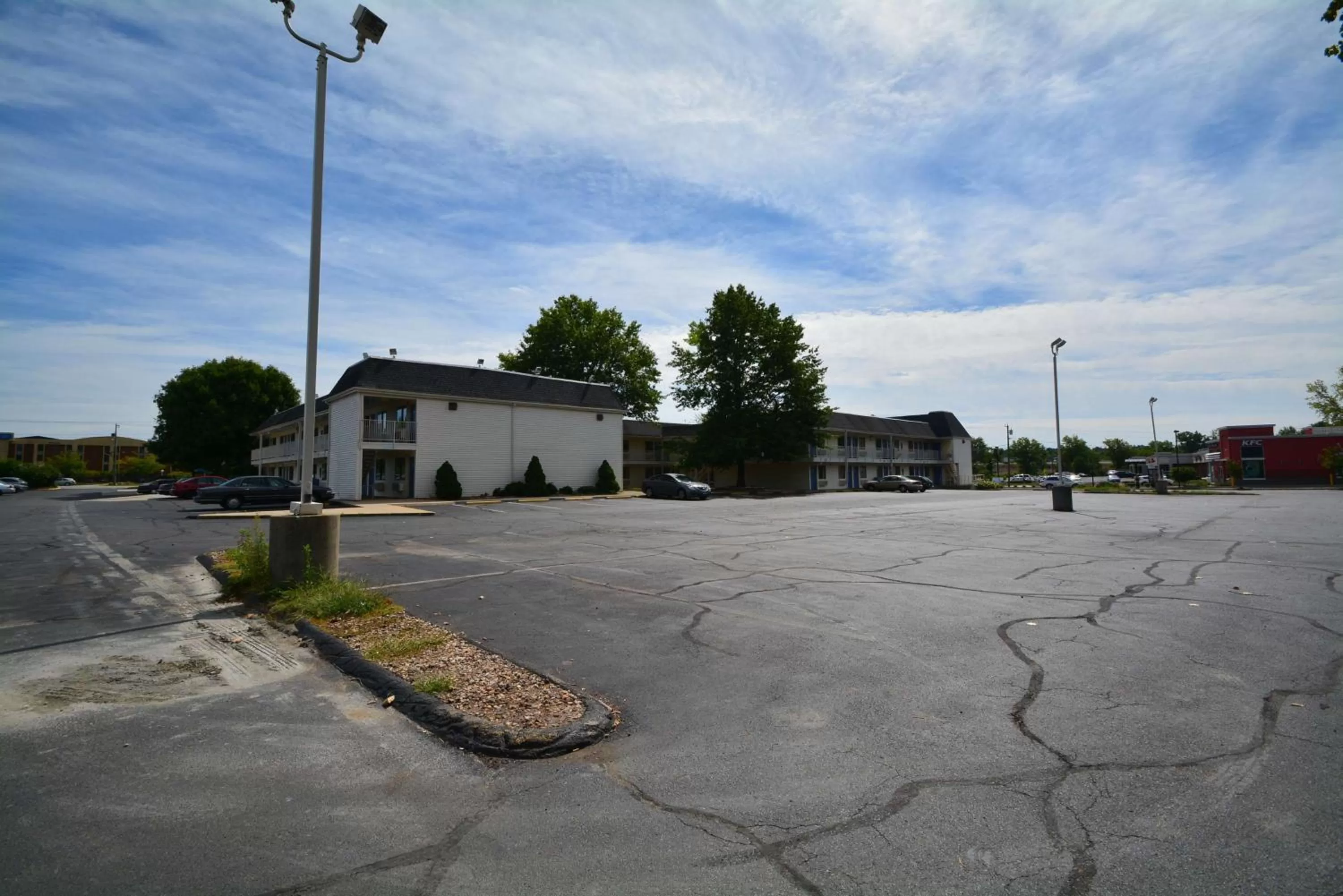 Property building in Motel 6-Wethersfield, CT - Hartford