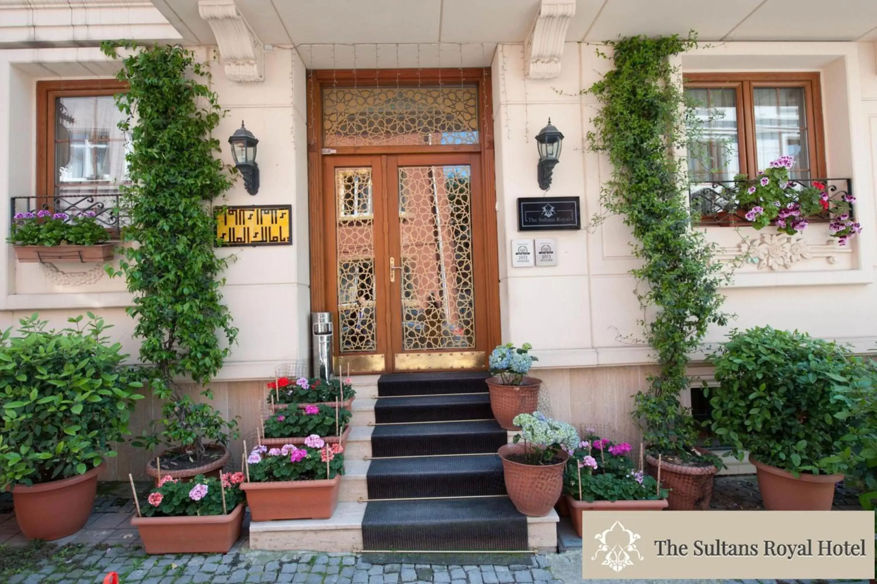 Facade/entrance in Sultans Royal Hotel