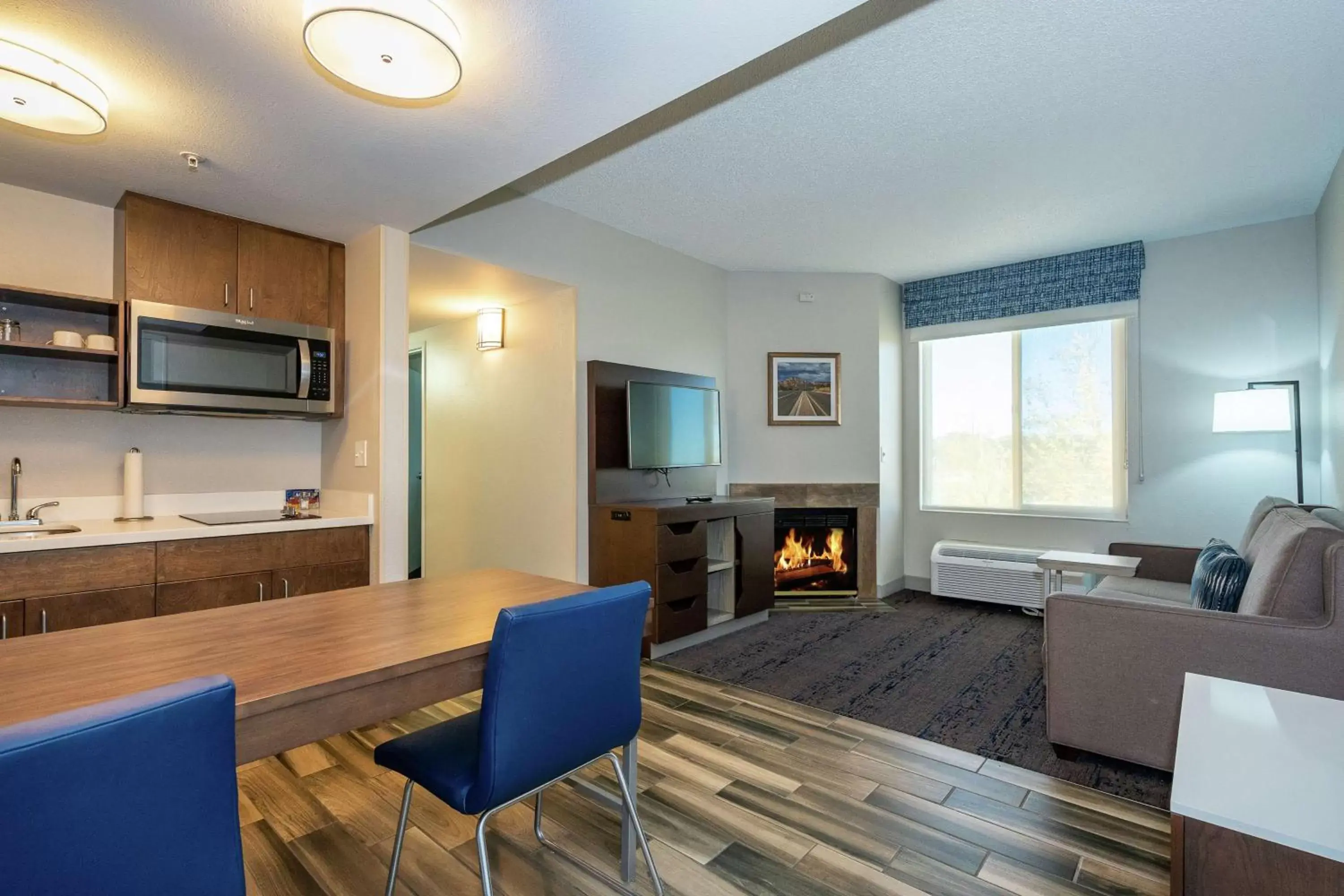 Bedroom, Dining Area in Hampton Inn & Suites Flagstaff - West